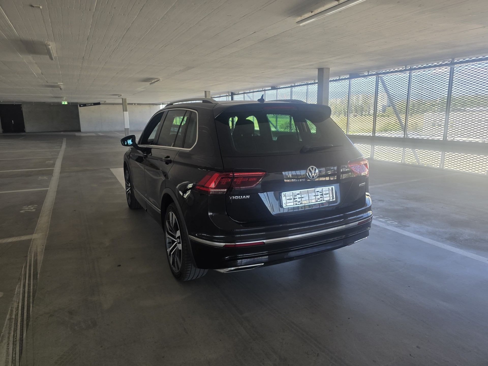 VW Tiguan 2.0TSI RLine 4Motion DSG-image-8