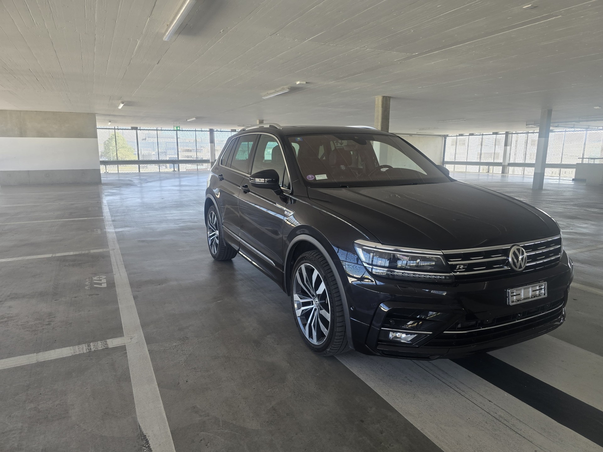 VW Tiguan 2.0TSI RLine 4Motion DSG-image-2