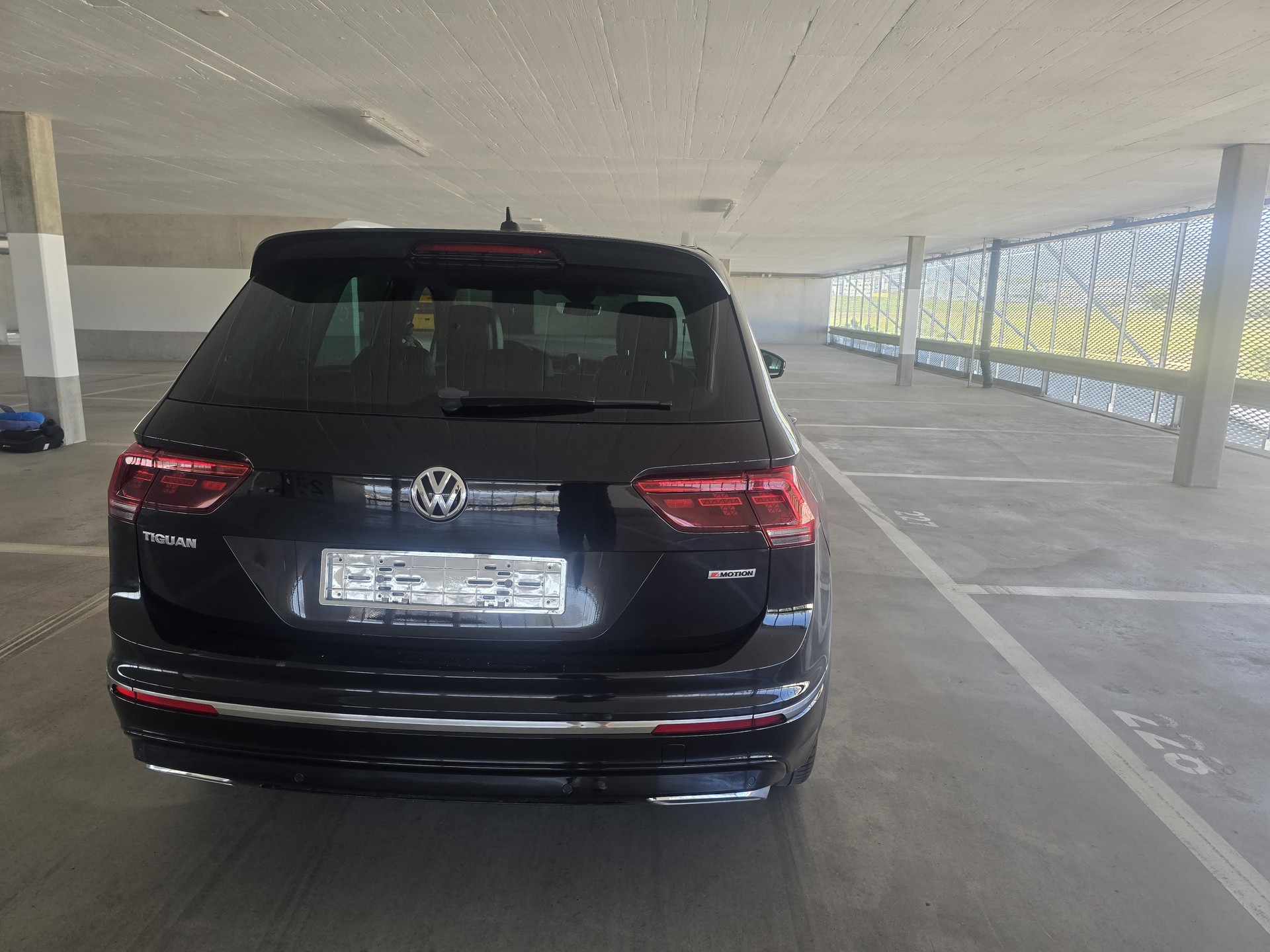 VW Tiguan 2.0TSI RLine 4Motion DSG-image-7