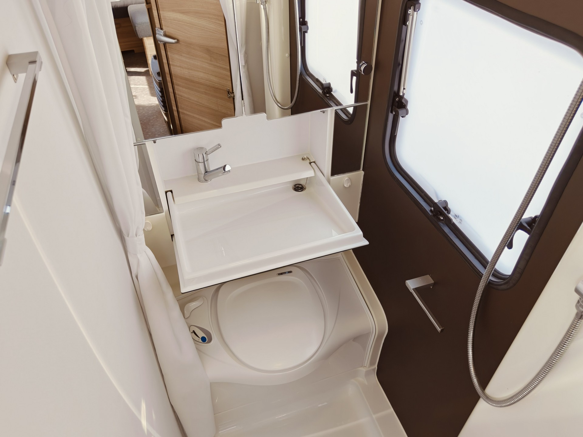 ADRIA Altea 472 PU -- Luftvorzelt -- Veloträger -- WC+Dusche-image-13