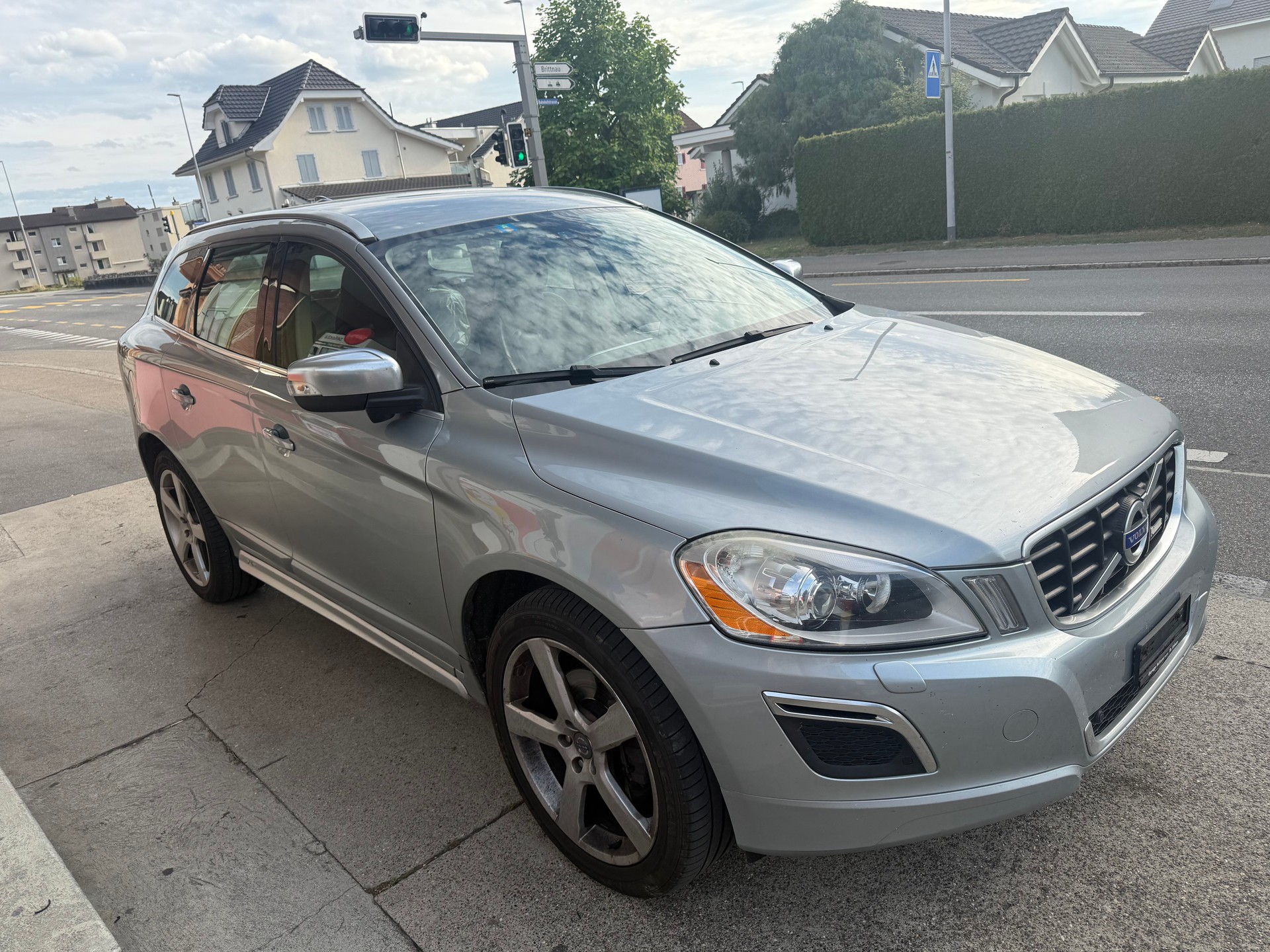 VOLVO XC60 D3 AWD R-Design-image-2