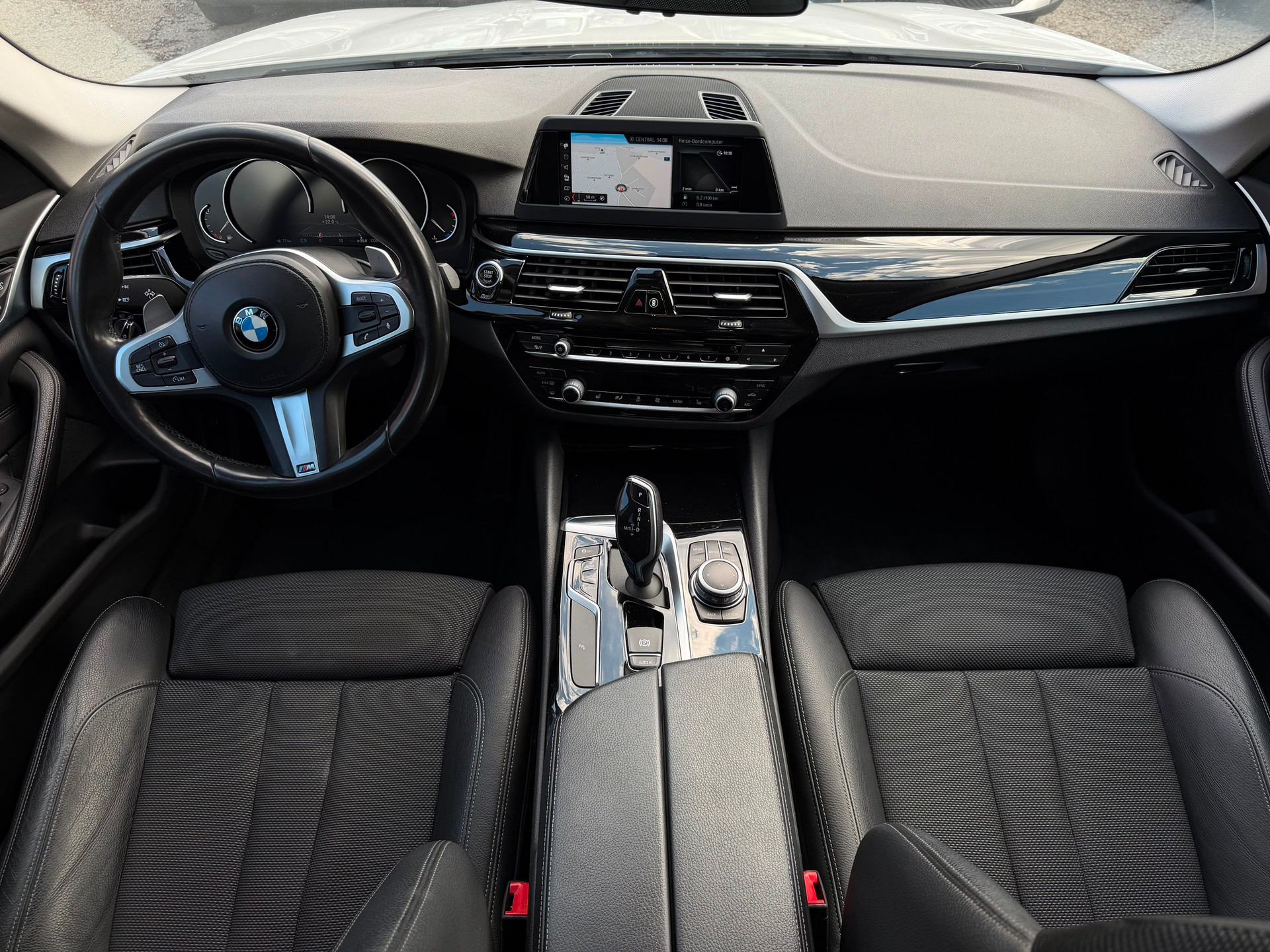 BMW 520i Sport Line M-Paket Steptronic-image-16