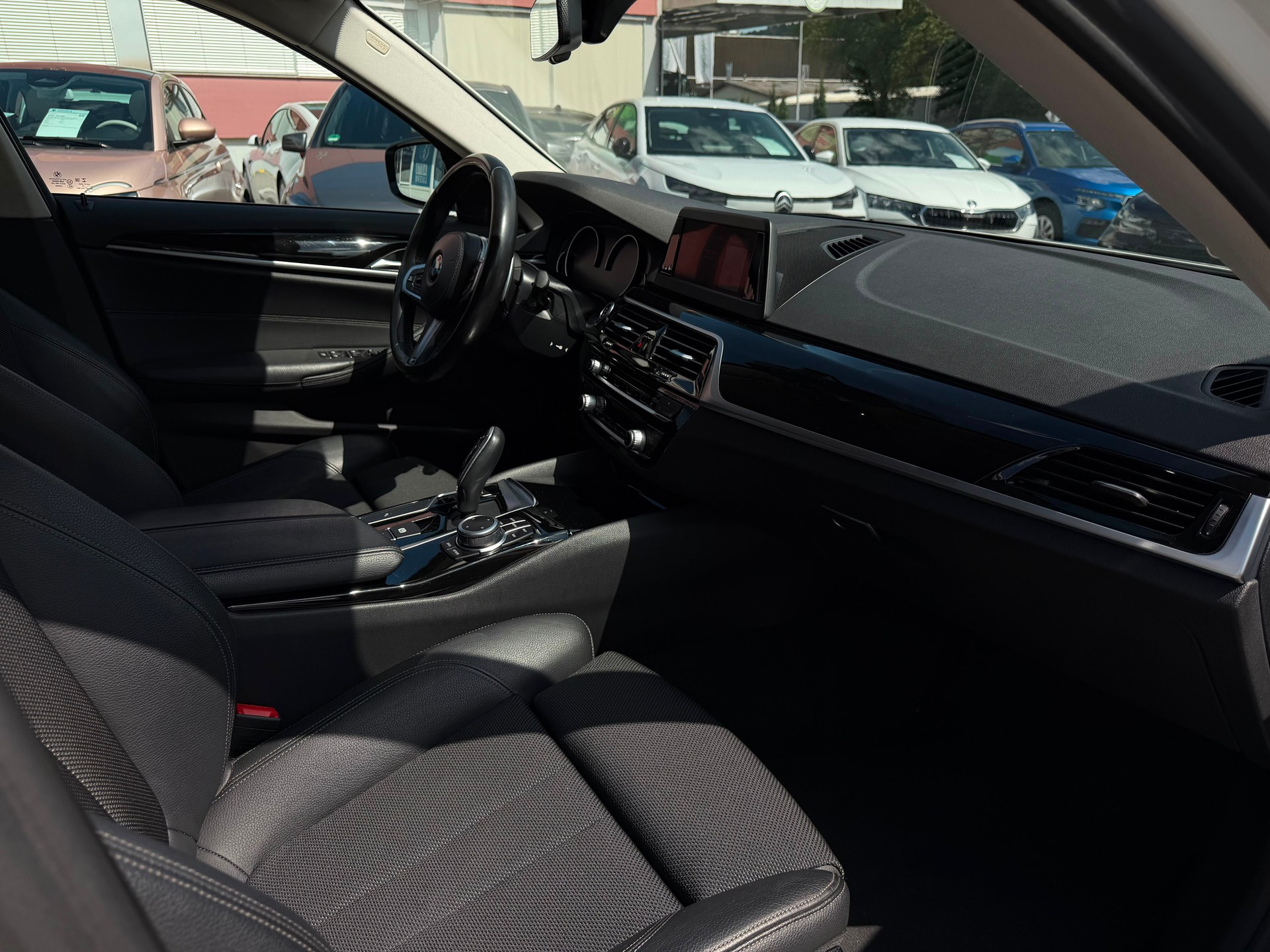 BMW 520i Sport Line M-Paket Steptronic-image-22