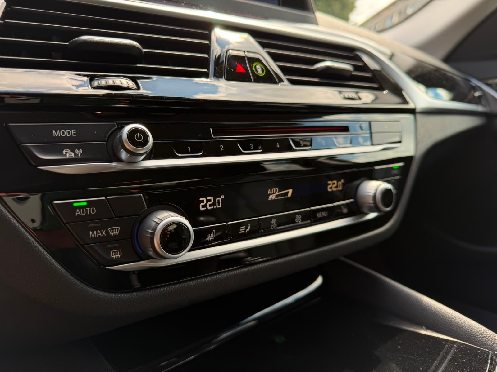 BMW 520i Sport Line M-Paket Steptronic-image-19