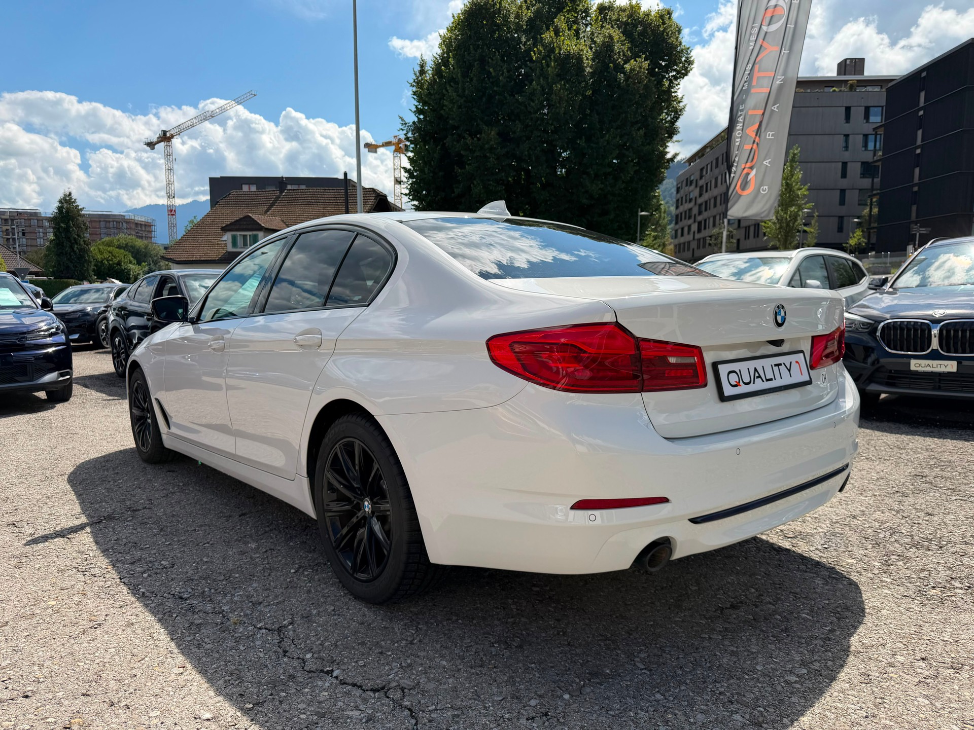 BMW 520i Sport Line M-Paket Steptronic-image-11