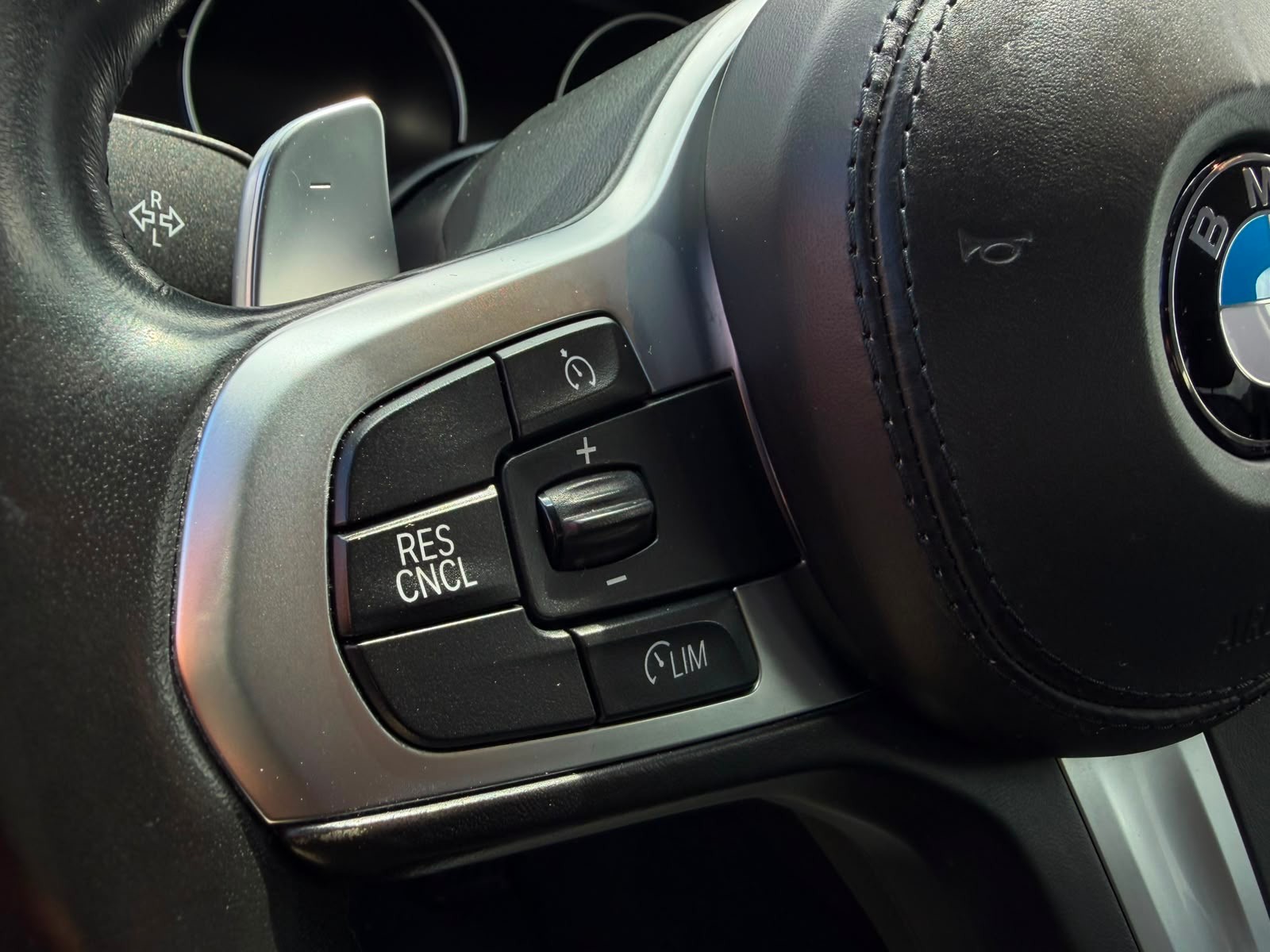 BMW 520i Sport Line M-Paket Steptronic-image-18