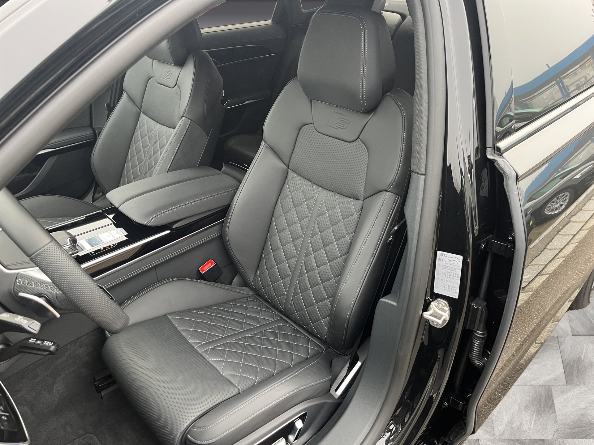 AUDI A8 60 TFSI e quattro tiptronic*B&O Advanced, S-Sportsitze PLUS, AHK, Allradlenkung, Optikpaket-schwarz, (5-Jahre Garantie)-image-10