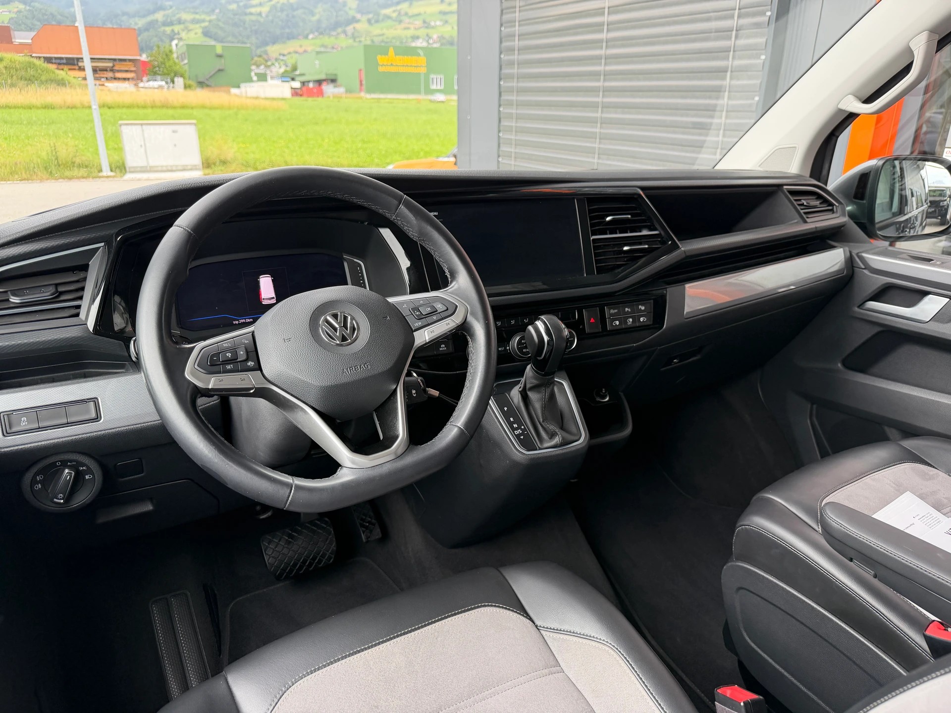 VW T6.1 Multivan 2.0 Bi-TDI Highline 4Motion DSG-image-5