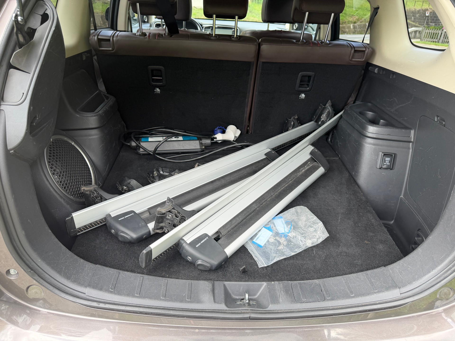 MITSUBISHI Outlander 2.0 PHEV Diamond 4WD Automatic-image-5