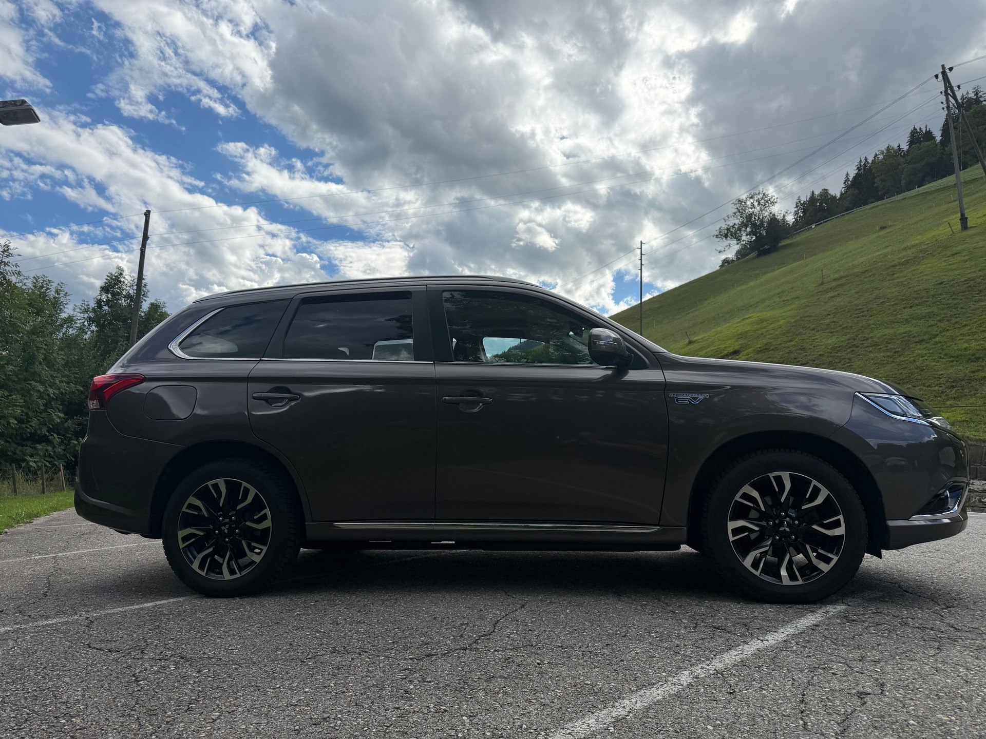 MITSUBISHI Outlander 2.0 PHEV Diamond 4WD Automatic-image-7