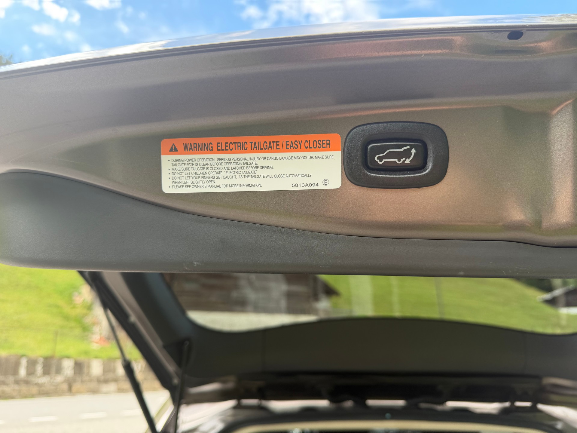 MITSUBISHI Outlander 2.0 PHEV Diamond 4WD Automatic-image-14