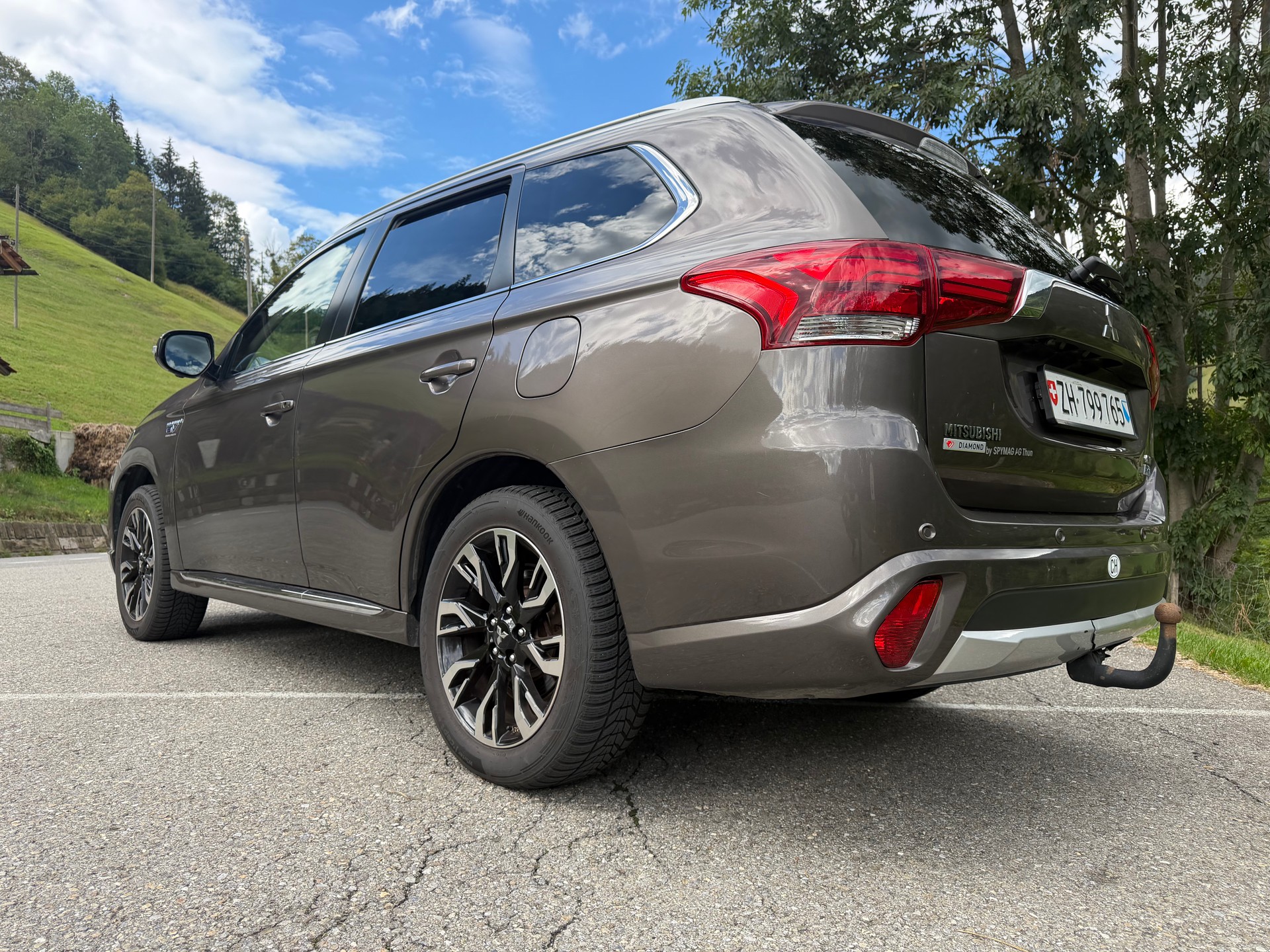 MITSUBISHI Outlander 2.0 PHEV Diamond 4WD Automatic-image-12