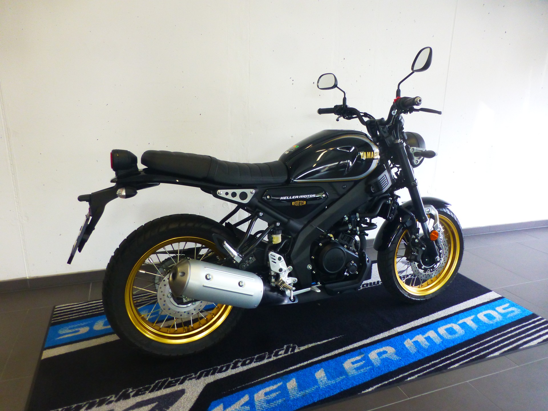YAMAHA XSR 125 Legacy-image-4