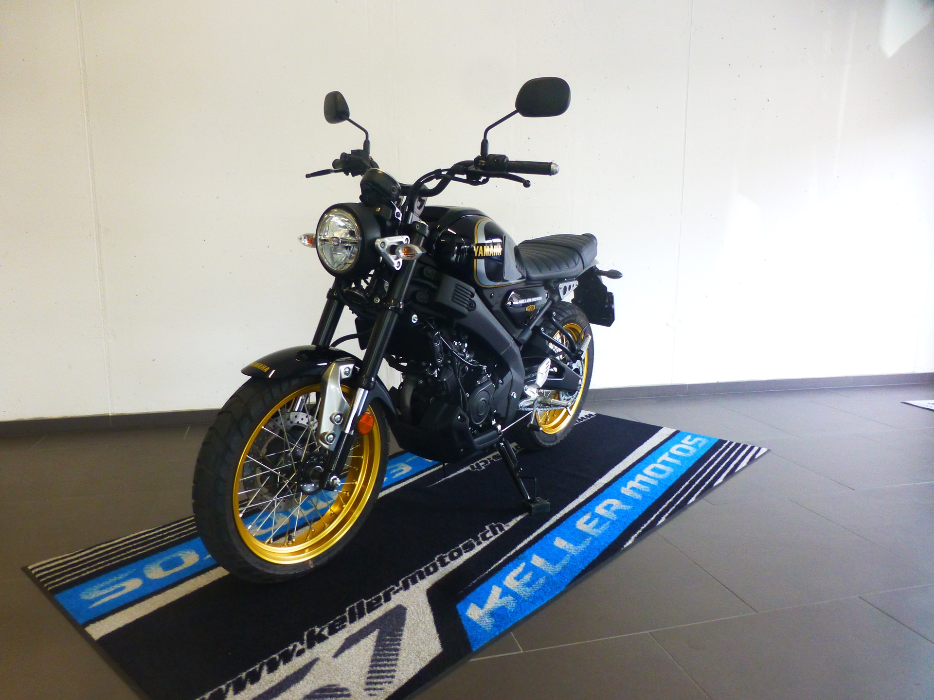 YAMAHA XSR 125 Legacy-image-9