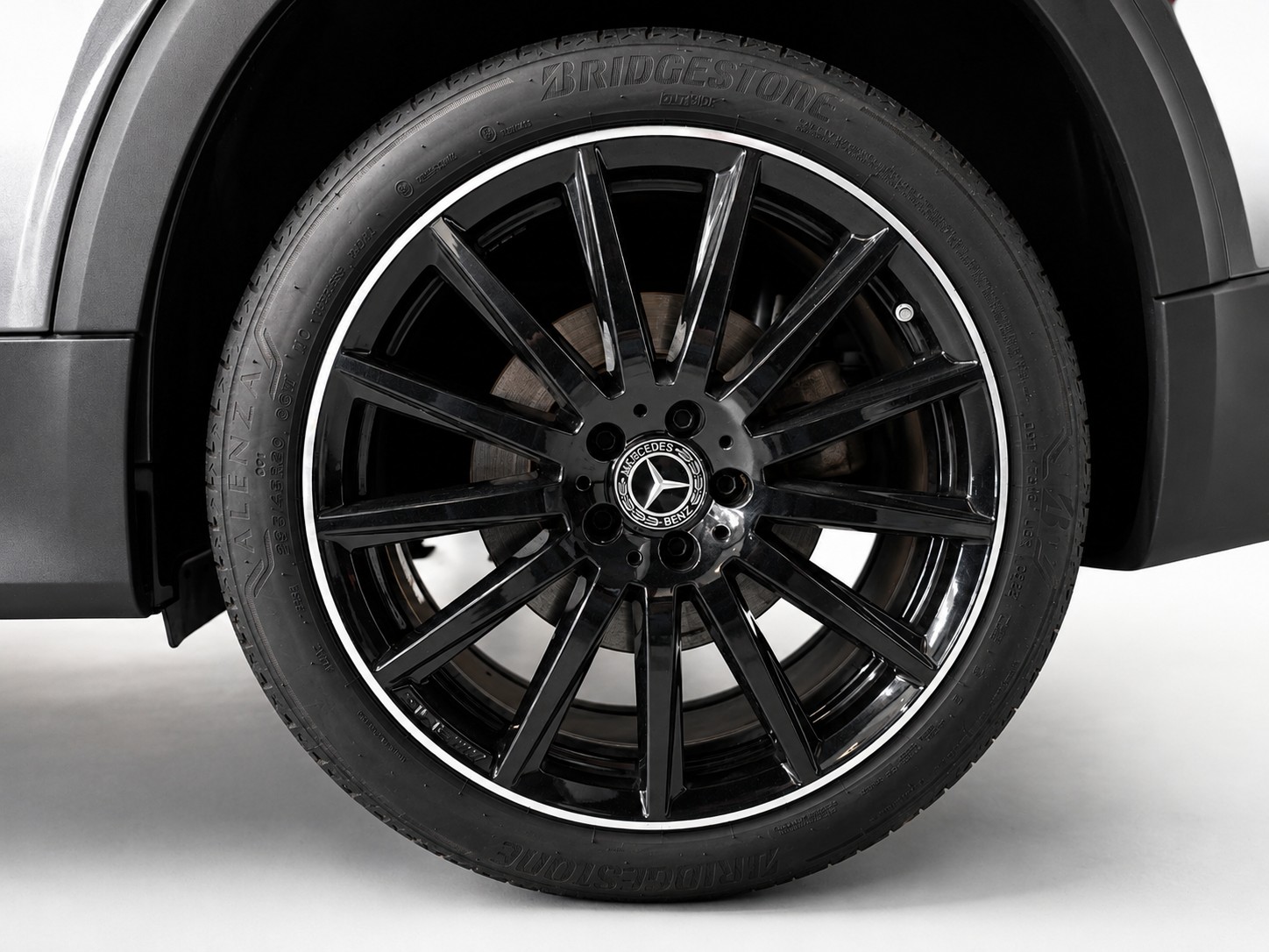 MERCEDES-BENZ GLB 220 d AMG Line 4matic * CH FZ * Pack Premium Plus * 360°-Kamera * Panorama-Schiebedach *-image-35