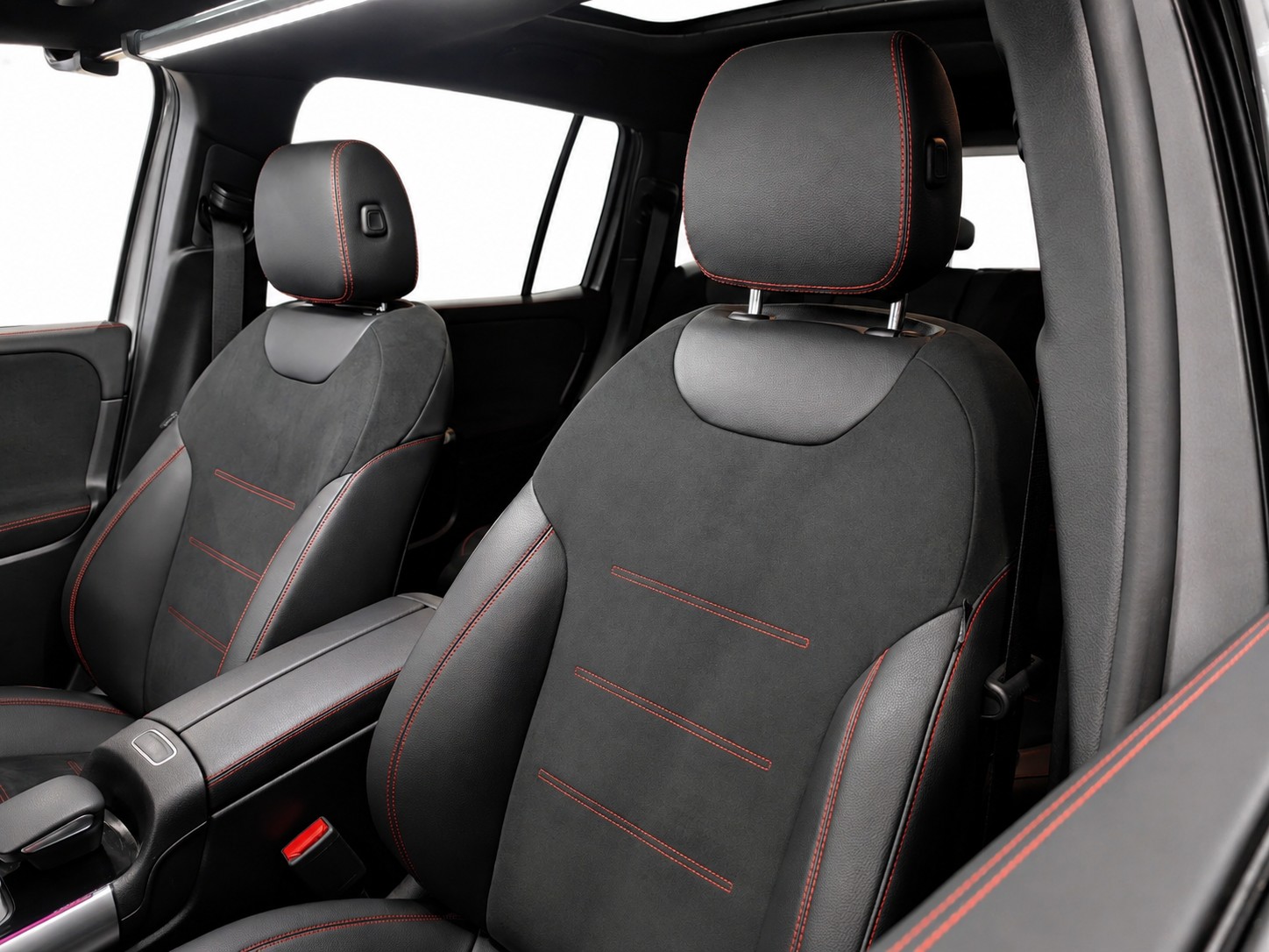 MERCEDES-BENZ GLB 220 d AMG Line 4matic * CH FZ * Pack Premium Plus * 360°-Kamera * Panorama-Schiebedach *-image-33