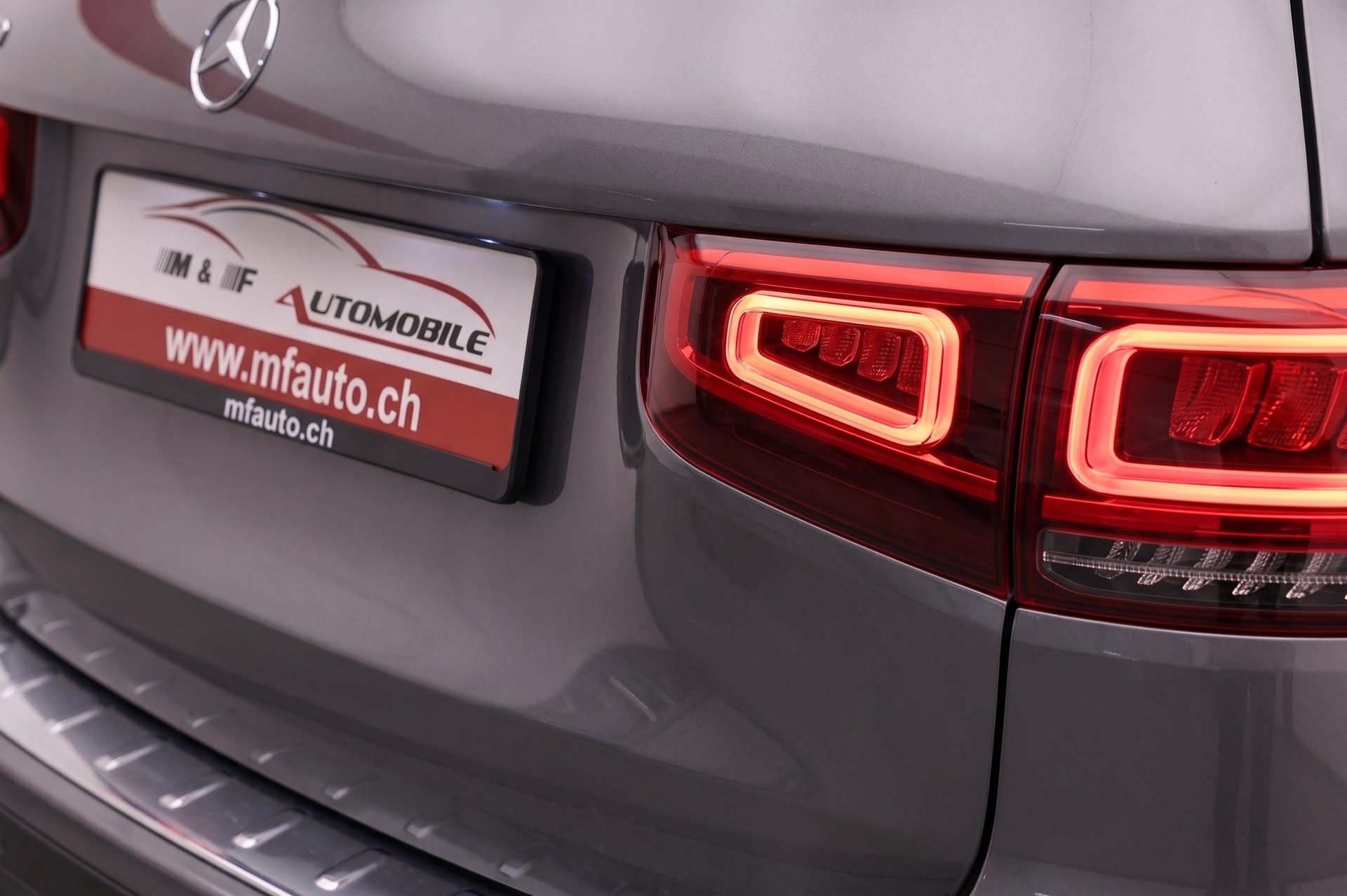 MERCEDES-BENZ GLB 220 d AMG Line 4matic * CH FZ * Pack Premium Plus * 360°-Kamera * Panorama-Schiebedach *-image-8