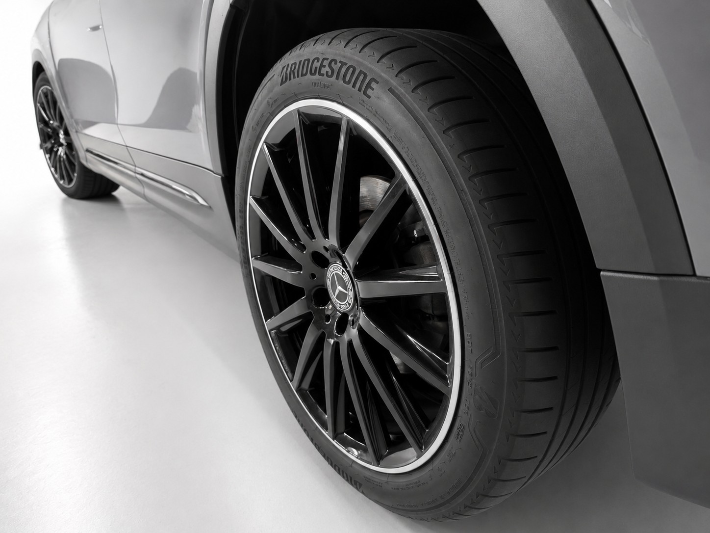 MERCEDES-BENZ GLB 220 d AMG Line 4matic * CH FZ * Pack Premium Plus * 360°-Kamera * Panorama-Schiebedach *-image-36
