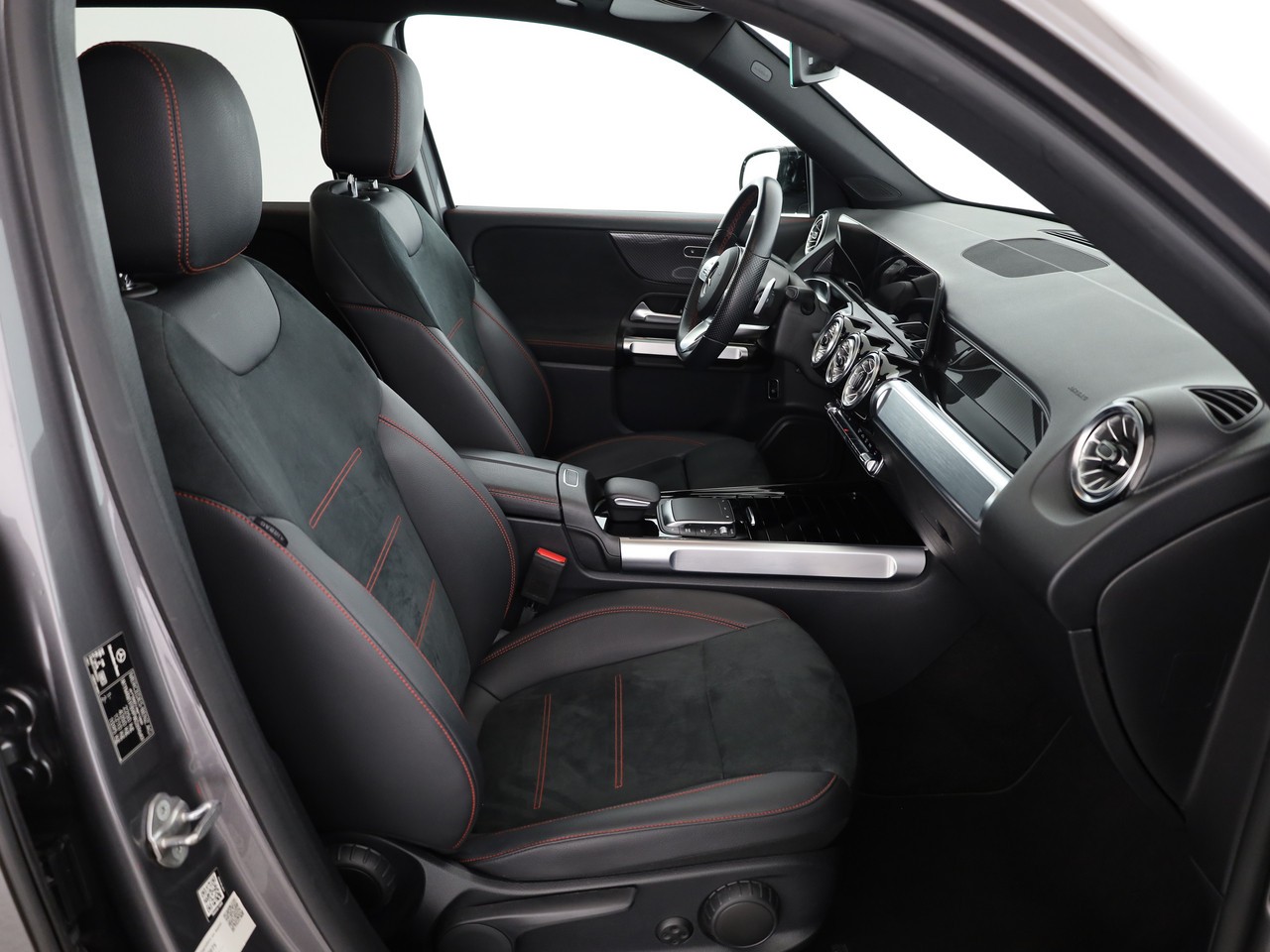 MERCEDES-BENZ GLB 220 d AMG Line 4matic * CH FZ * Pack Premium Plus * 360°-Kamera * Panorama-Schiebedach *-image-11