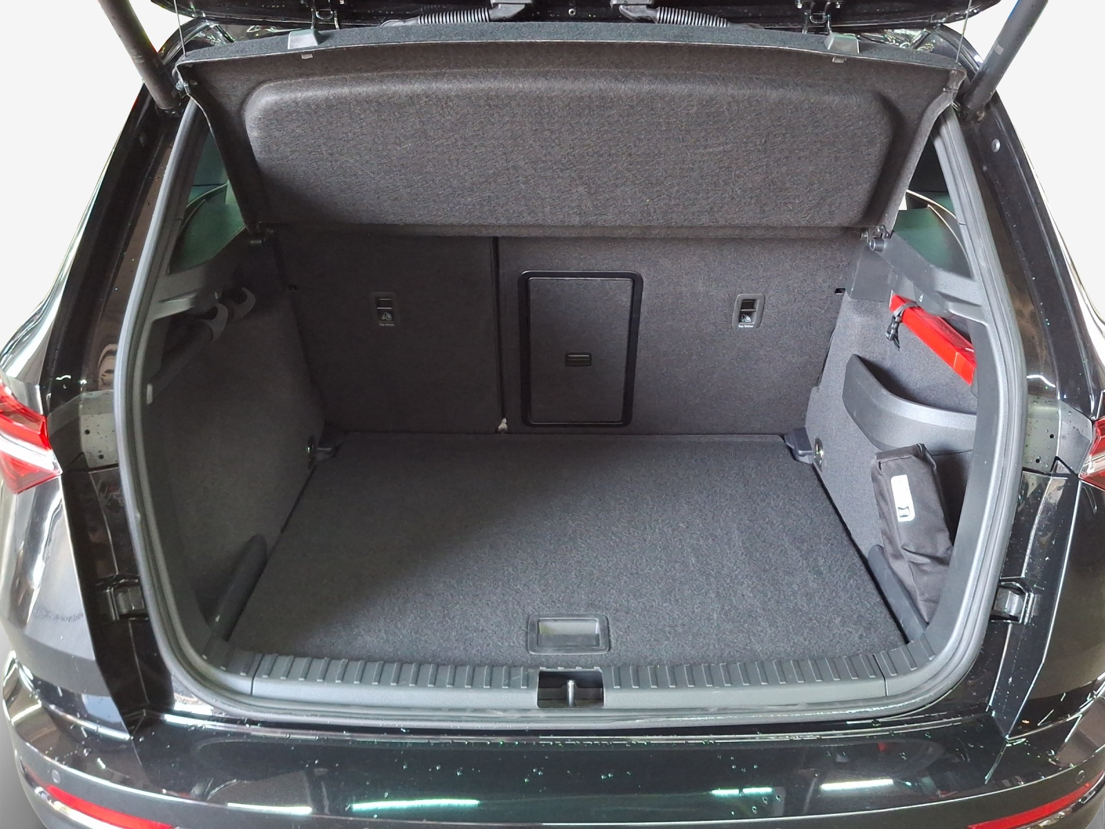 SKODA Karoq 2.0 TSI SportLine 4x4 DSG-image-12