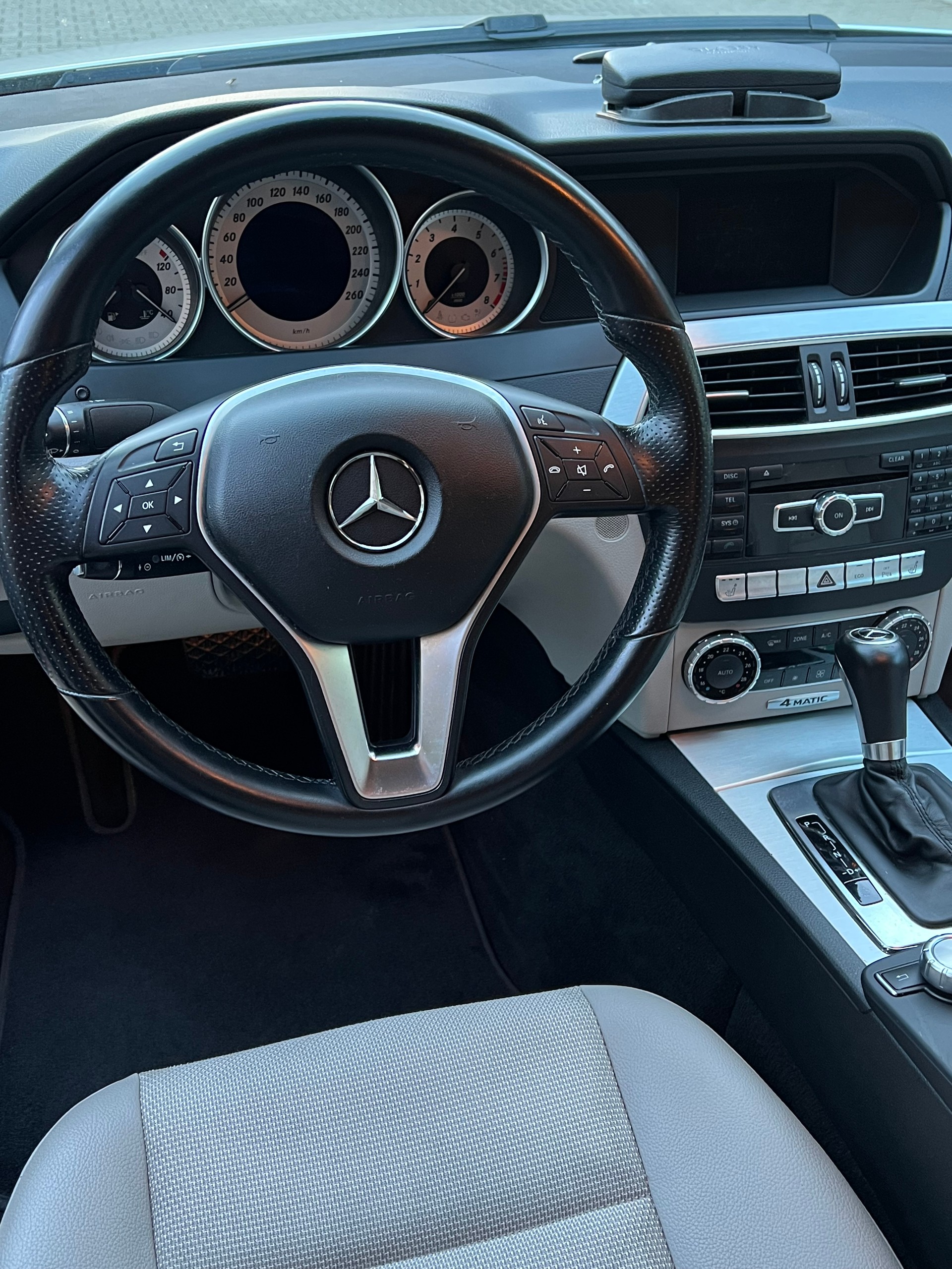MERCEDES-BENZ C 350 Elégance 4Matic 7G-Tronic-image-6