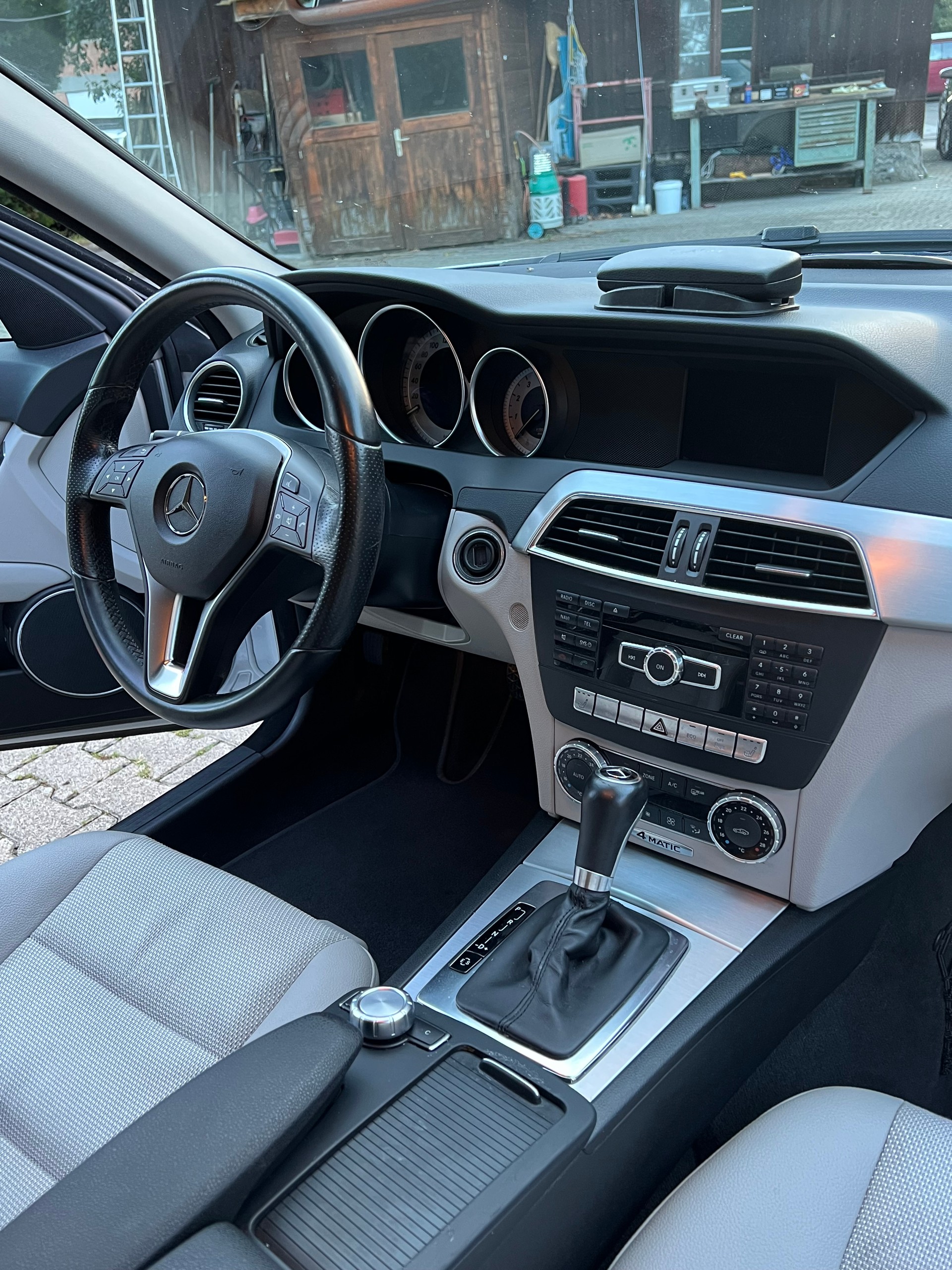 MERCEDES-BENZ C 350 Elégance 4Matic 7G-Tronic-image-8