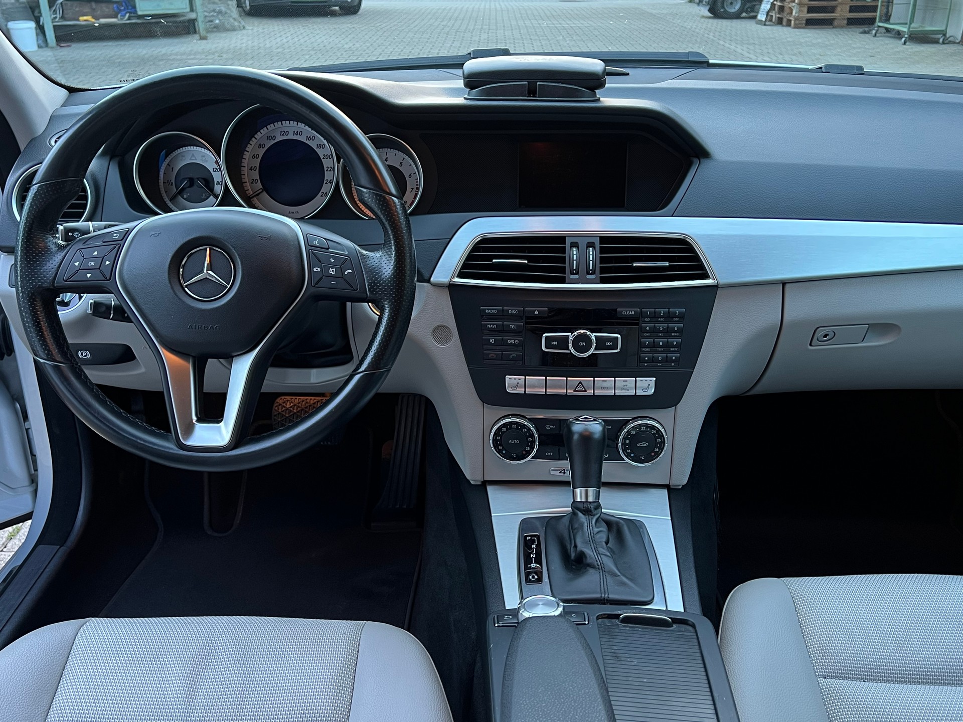 MERCEDES-BENZ C 350 Elégance 4Matic 7G-Tronic-image-7