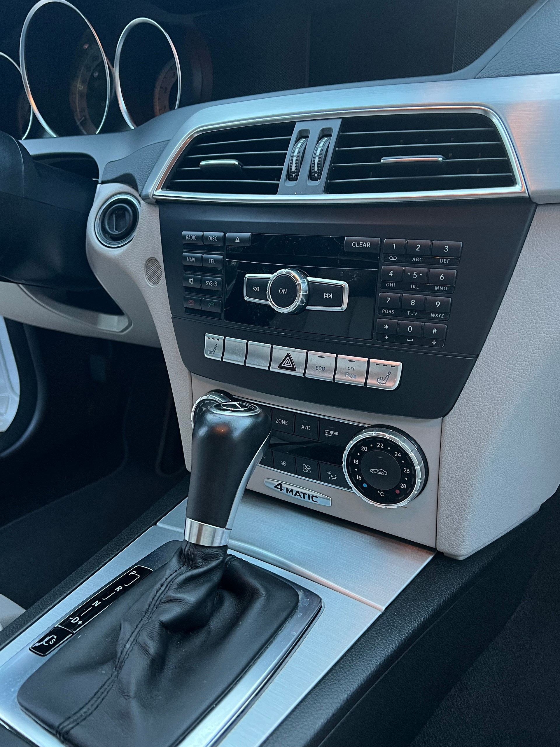 MERCEDES-BENZ C 350 Elégance 4Matic 7G-Tronic-image-10