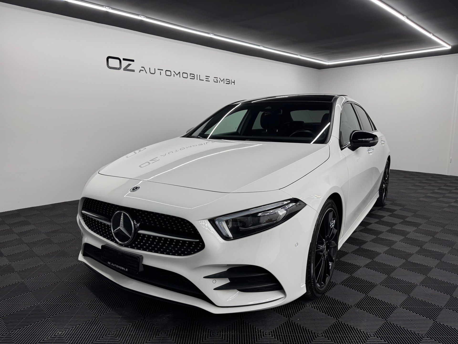 MERCEDES-BENZ A 200 AMG Line 7G-DCT