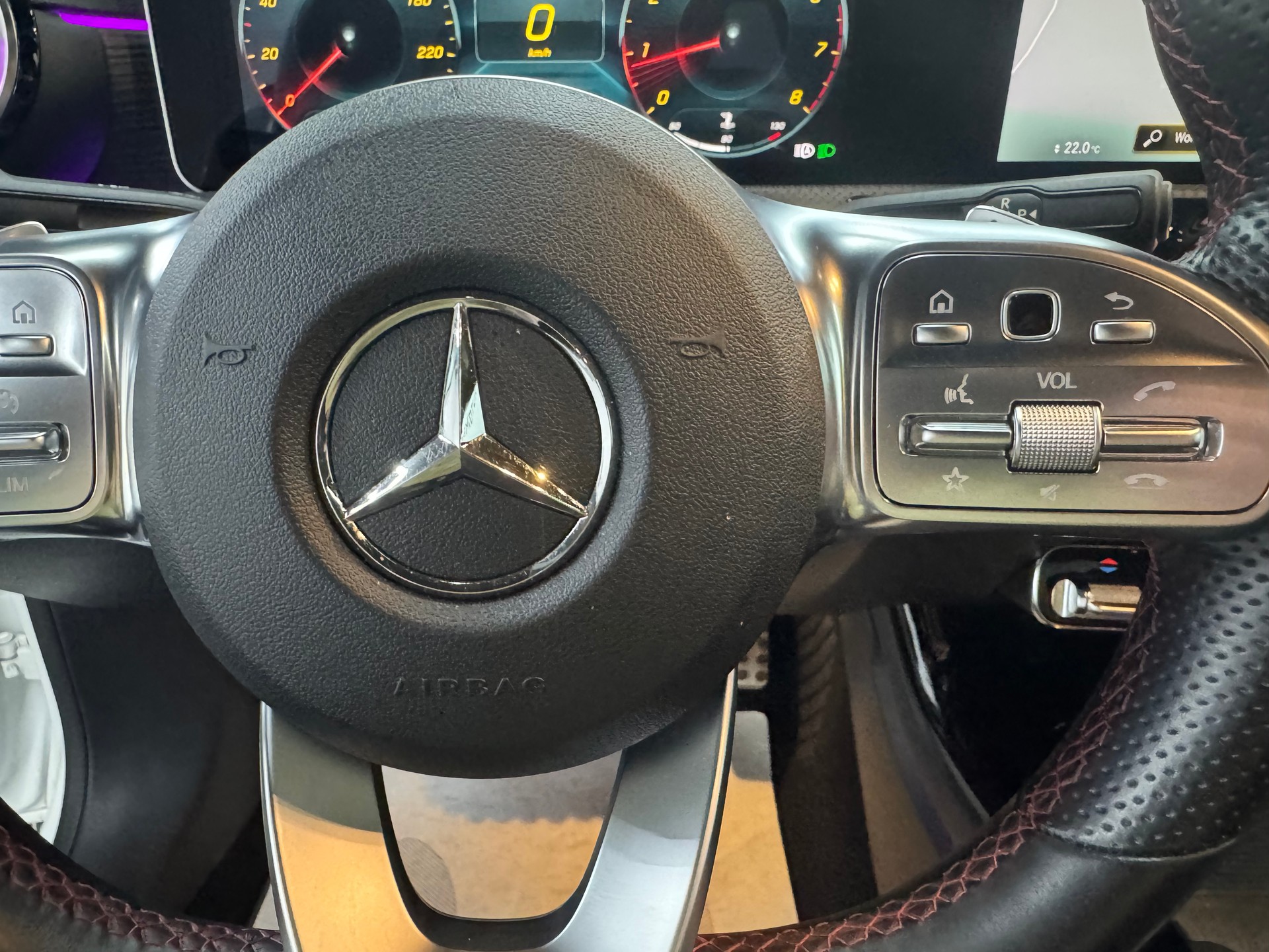 MERCEDES-BENZ A 200 AMG Line 7G-DCT-image-24