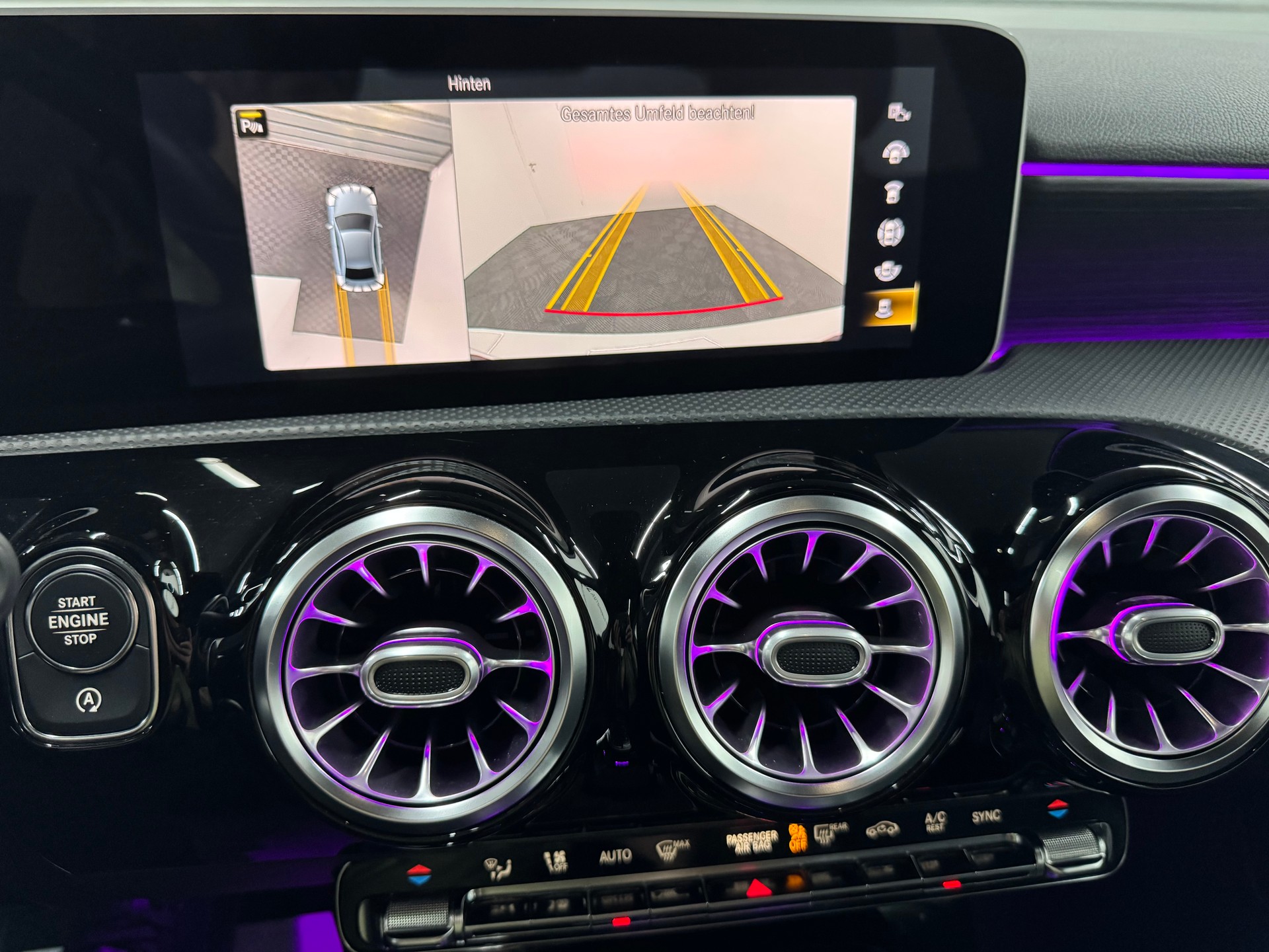 MERCEDES-BENZ A 200 AMG Line 7G-DCT-image-25