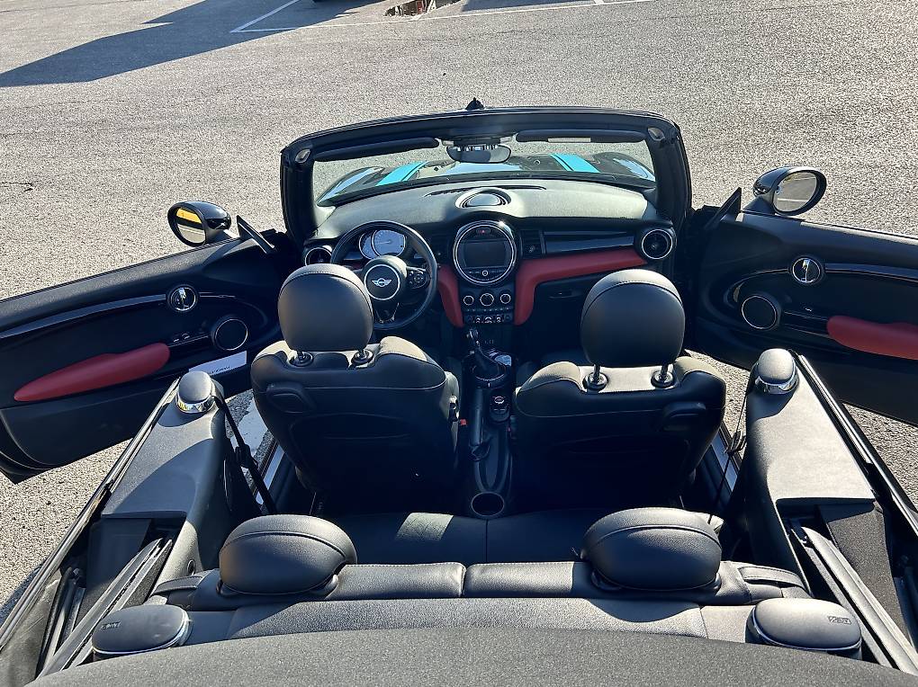 MINI CABRIO-image-2