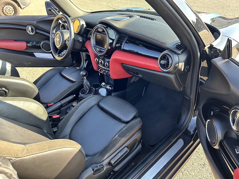 MINI CABRIO-image-4