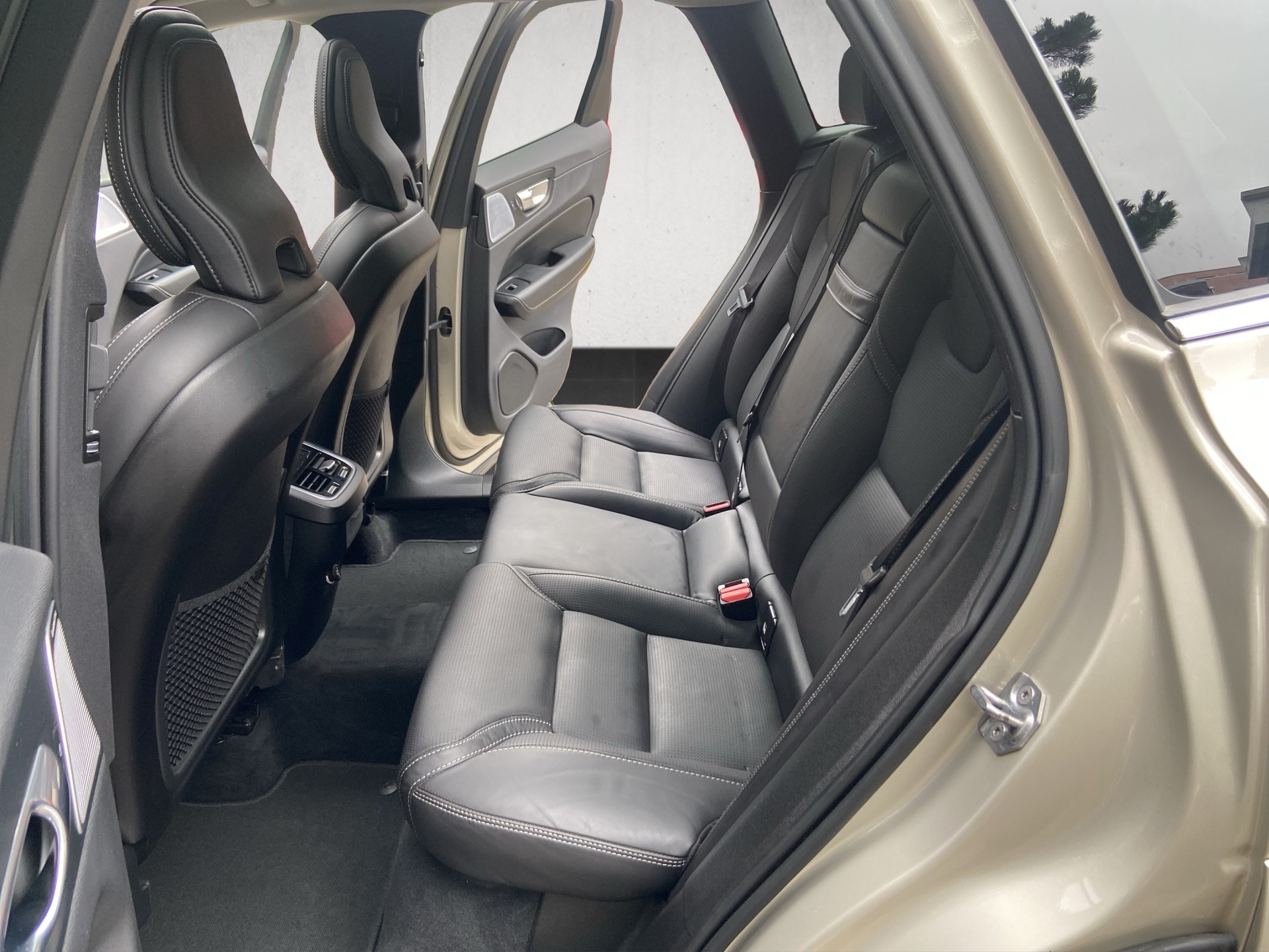 VOLVO XC60 T6 AWD Inscription Geartronic-image-11