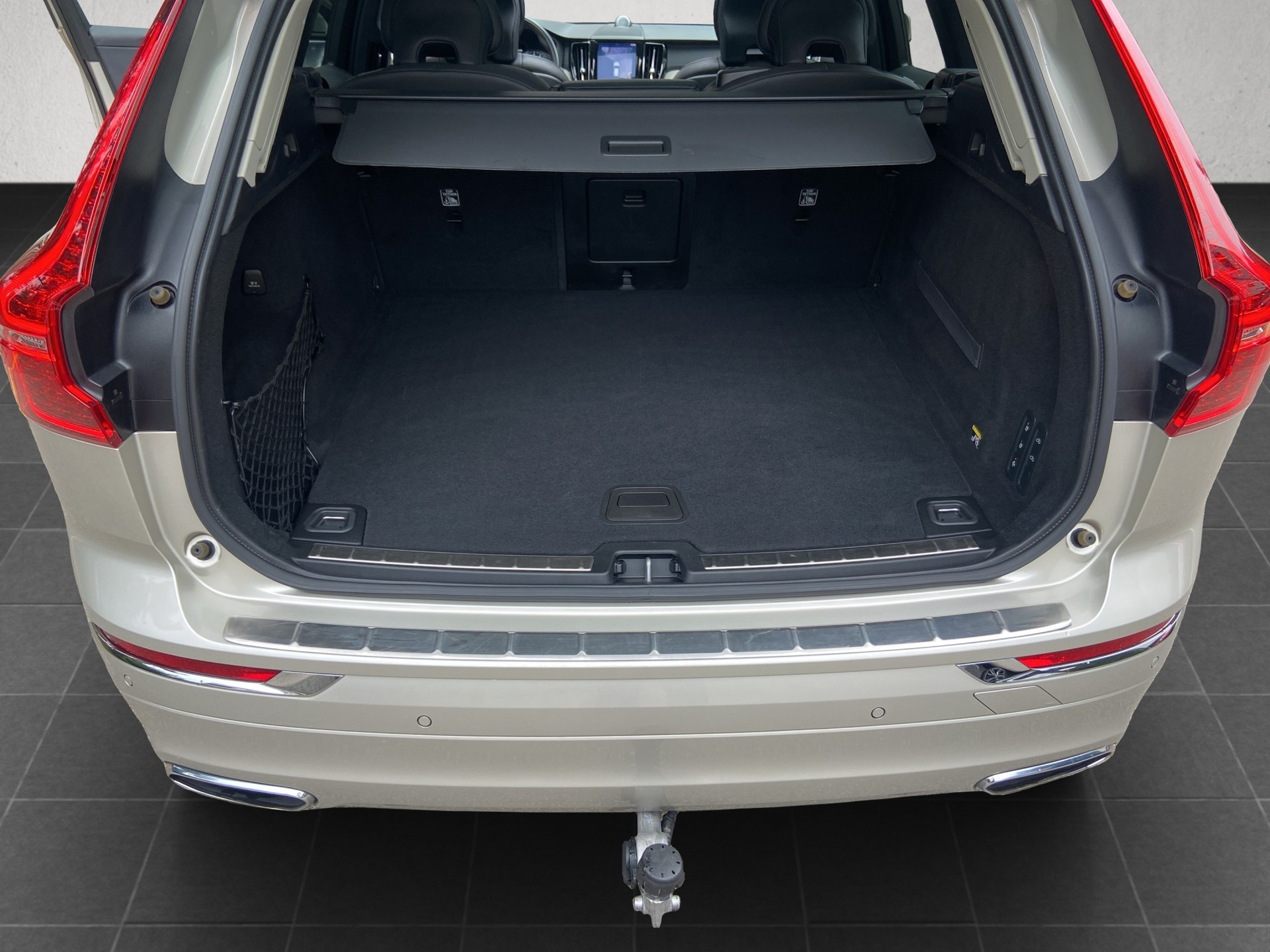 VOLVO XC60 T6 AWD Inscription Geartronic-image-13