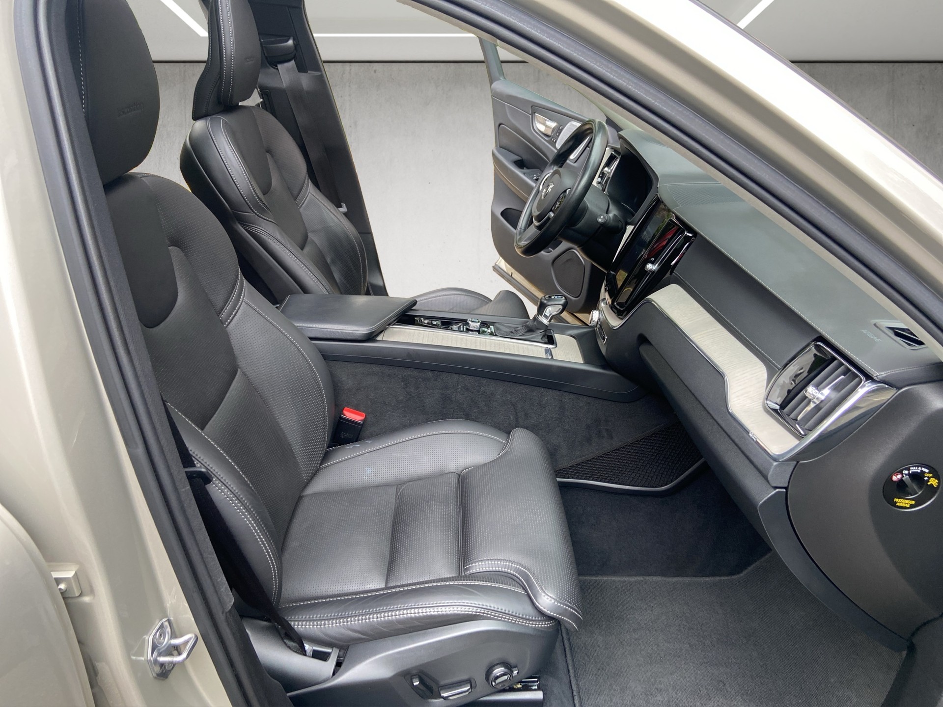 VOLVO XC60 T6 AWD Inscription Geartronic-image-12