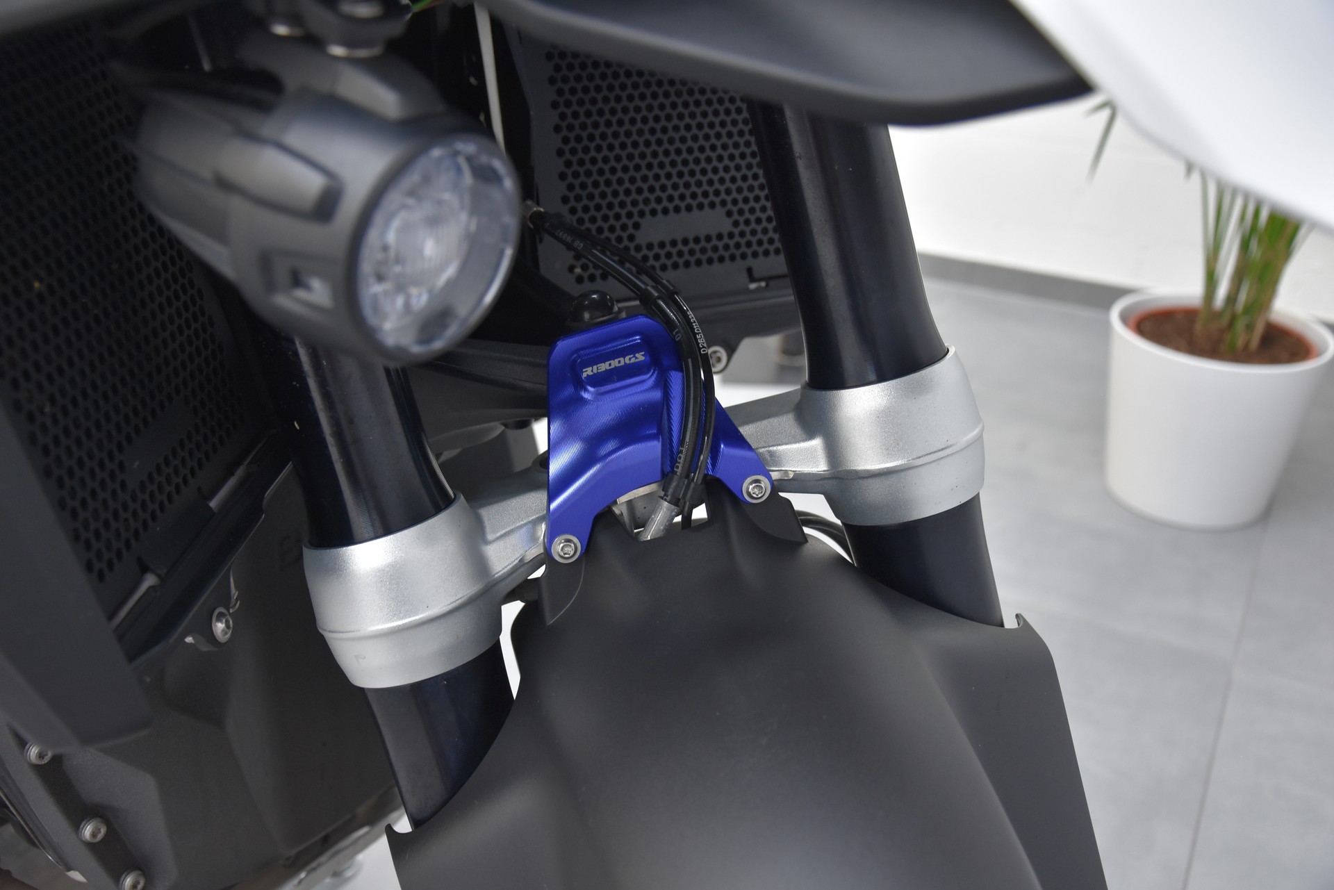 BMW R 1300 GS-image-11