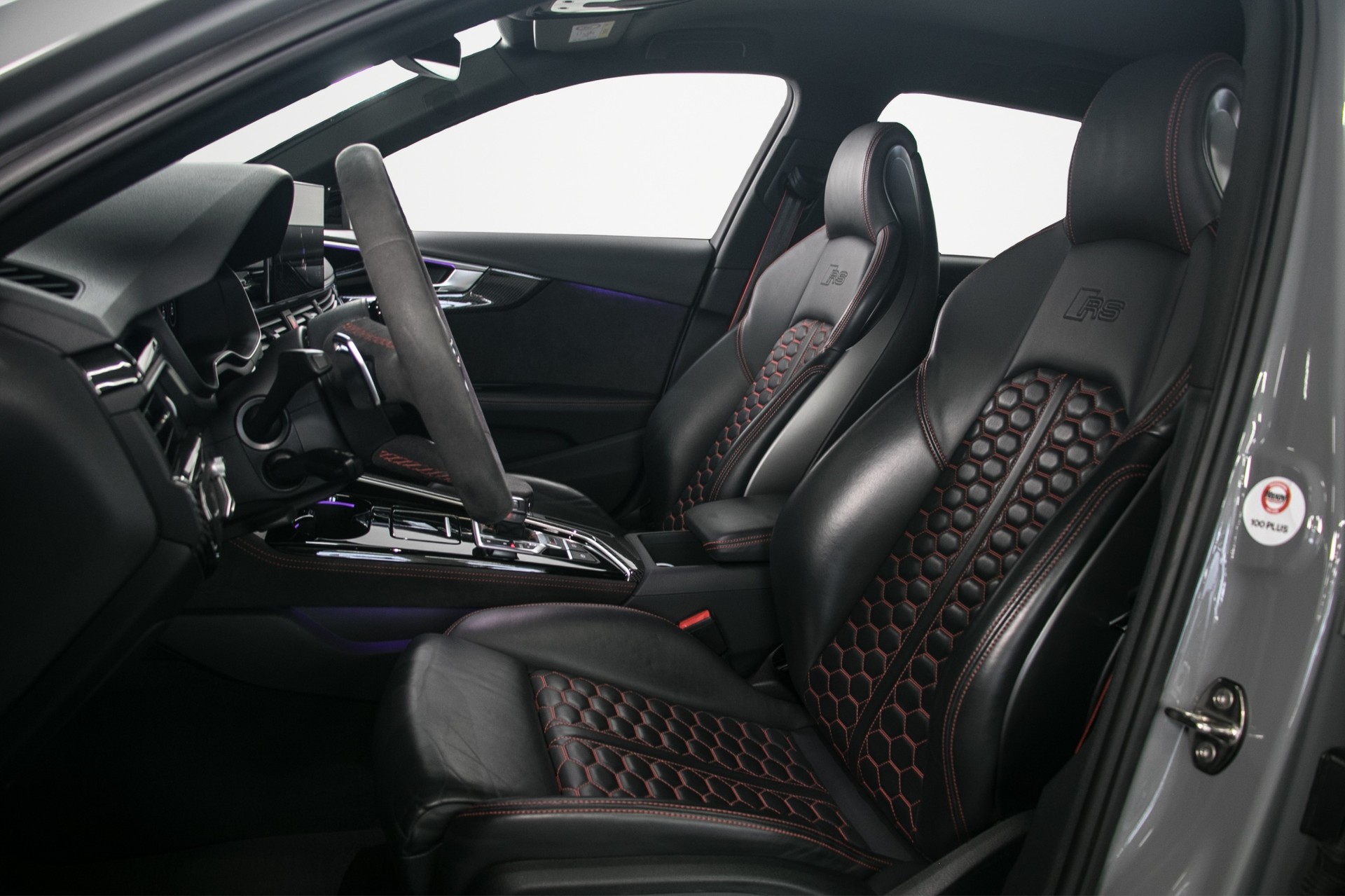 AUDI RS4 Avant quattro tiptronic-image-13