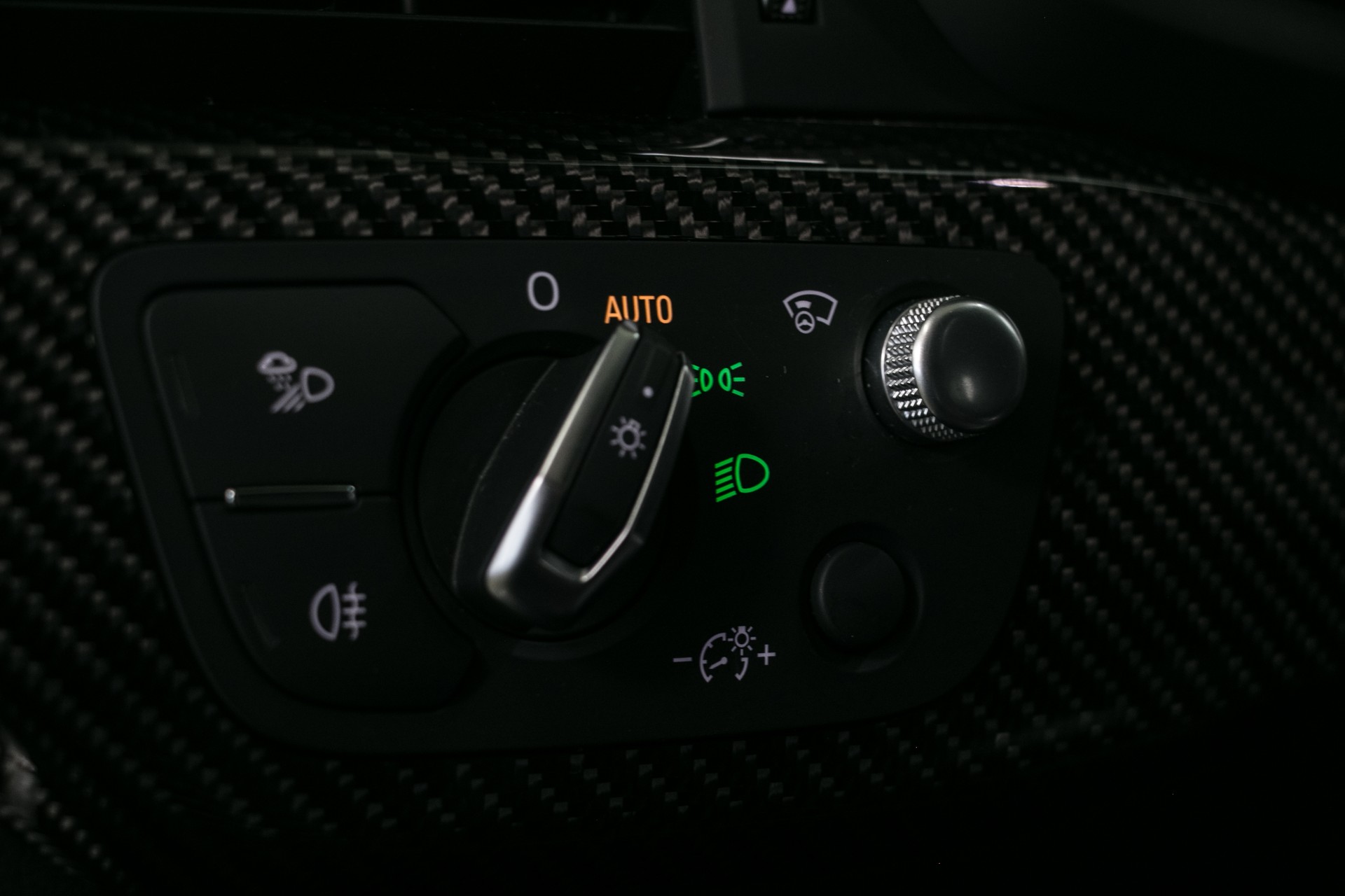 AUDI RS4 Avant quattro tiptronic-image-9