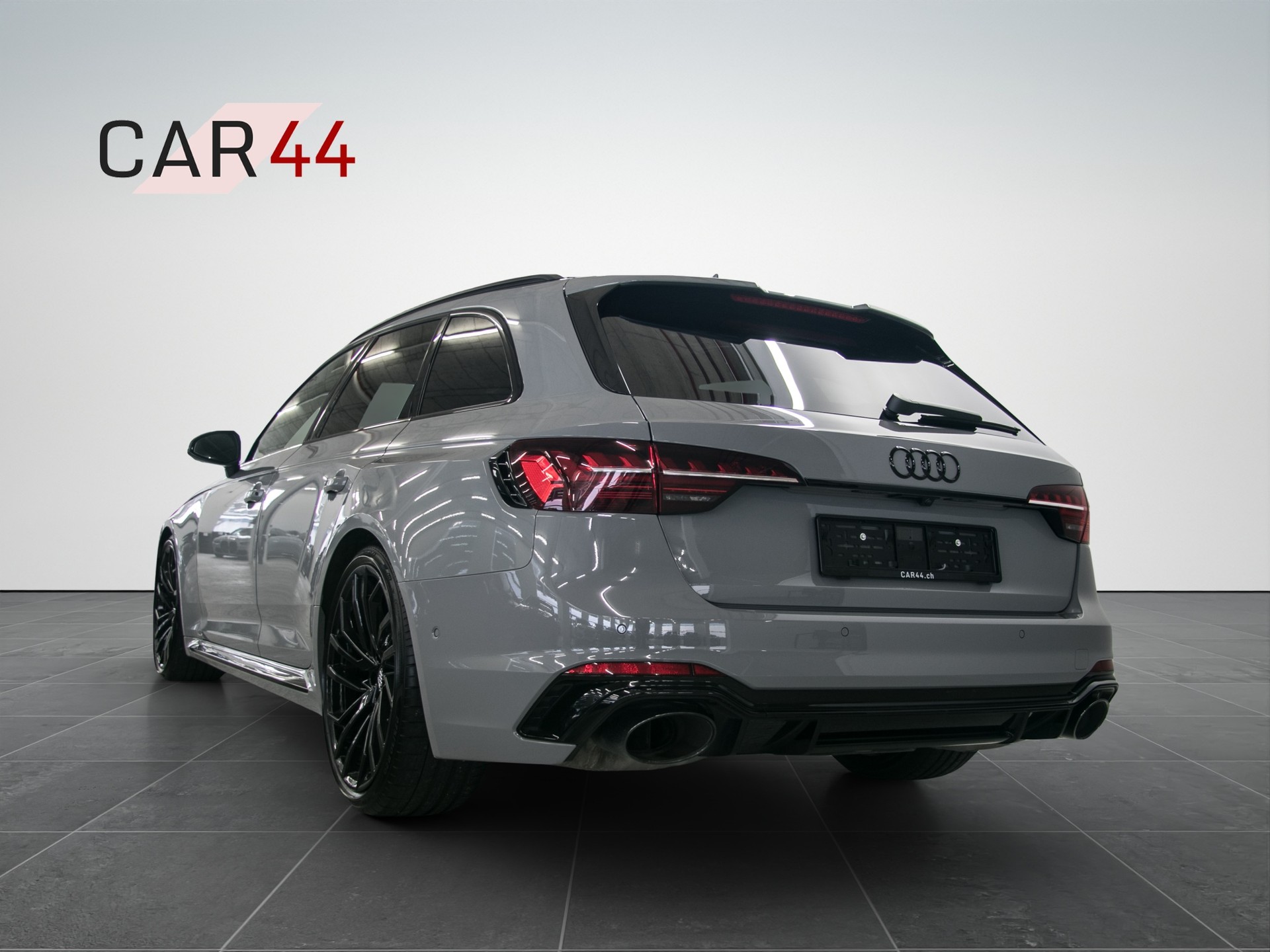 AUDI RS4 Avant quattro tiptronic-showroom-element-2