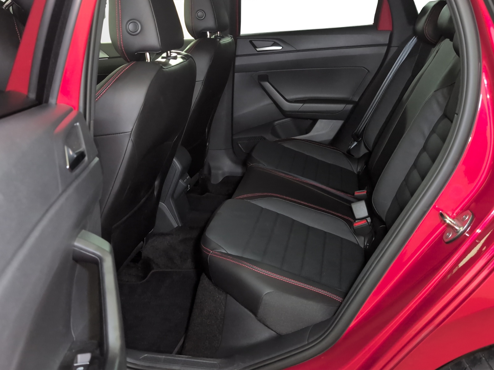 VW Polo 2.0 TSI GTI DSG-image-7