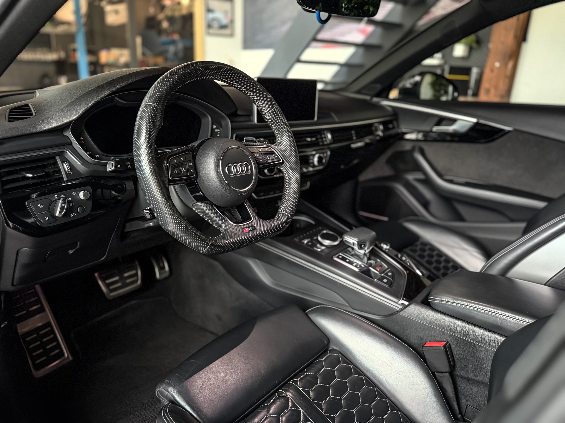 AUDI RS4 Avant 2.9 TFSI quattro tiptronic-image-8