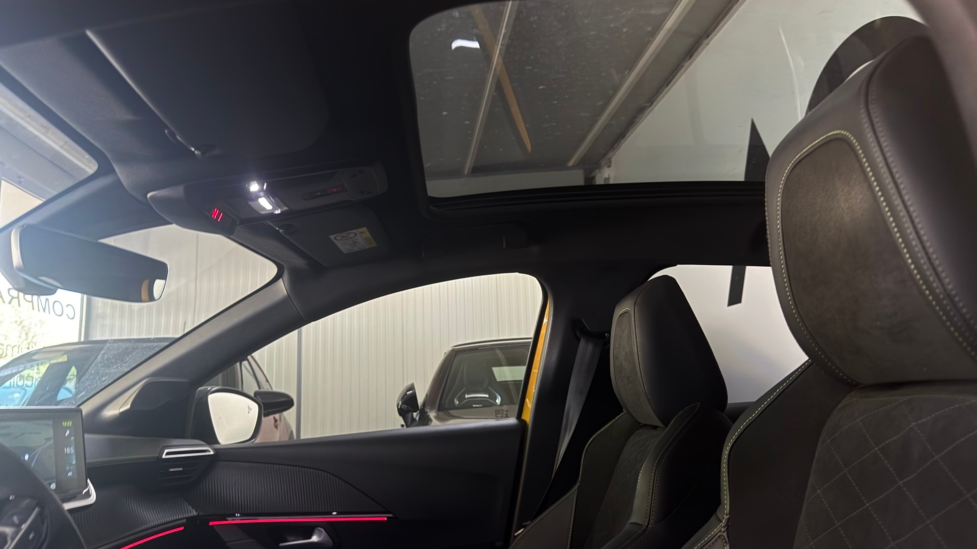 PEUGEOT 208 Elektrik GT Pack-image-11