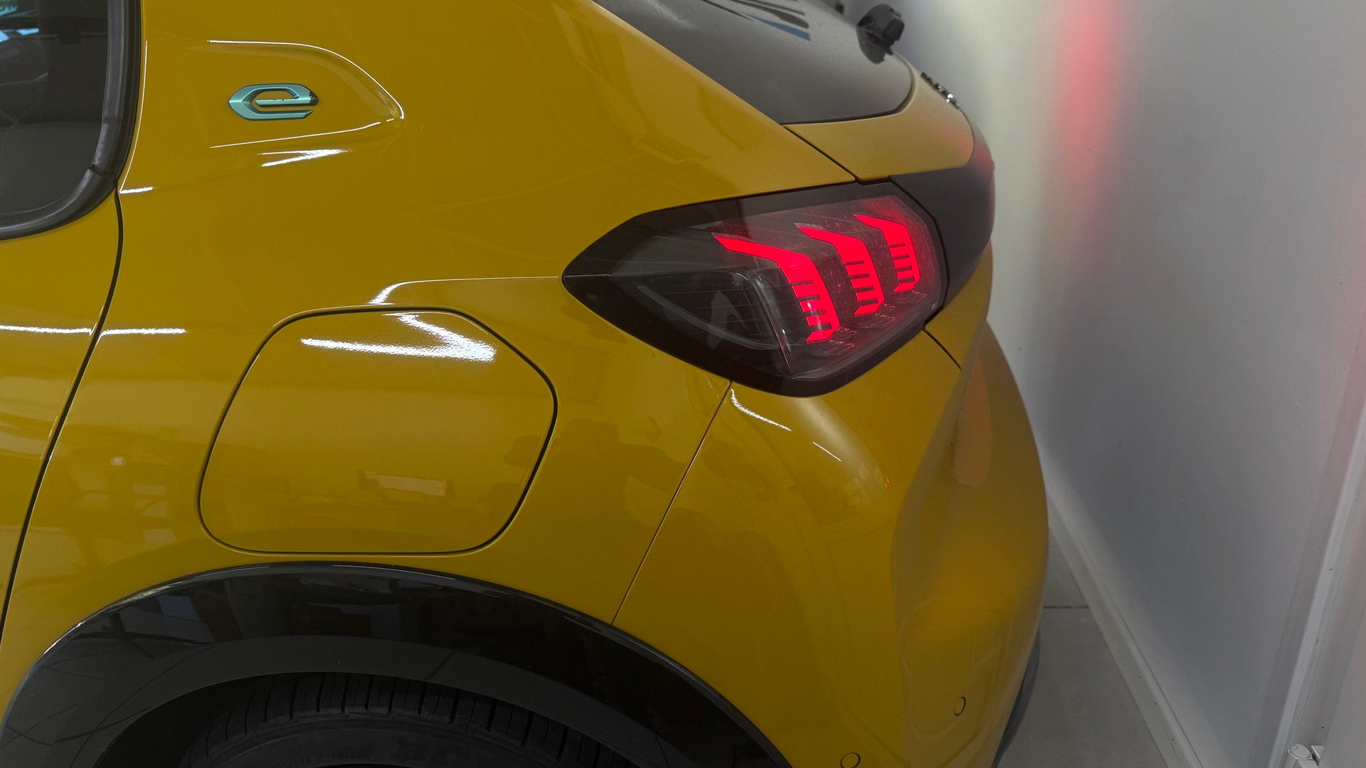 PEUGEOT 208 Elektrik GT Pack-image-13