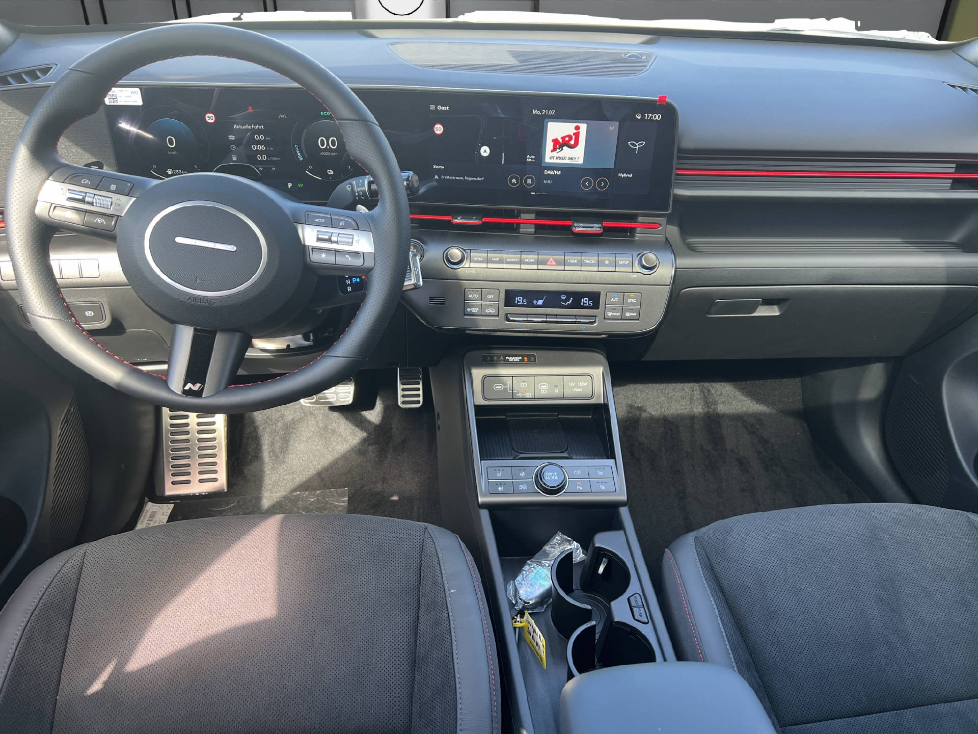 HYUNDAI Kona 1.6 GDi Hybrid N-Line-image-9