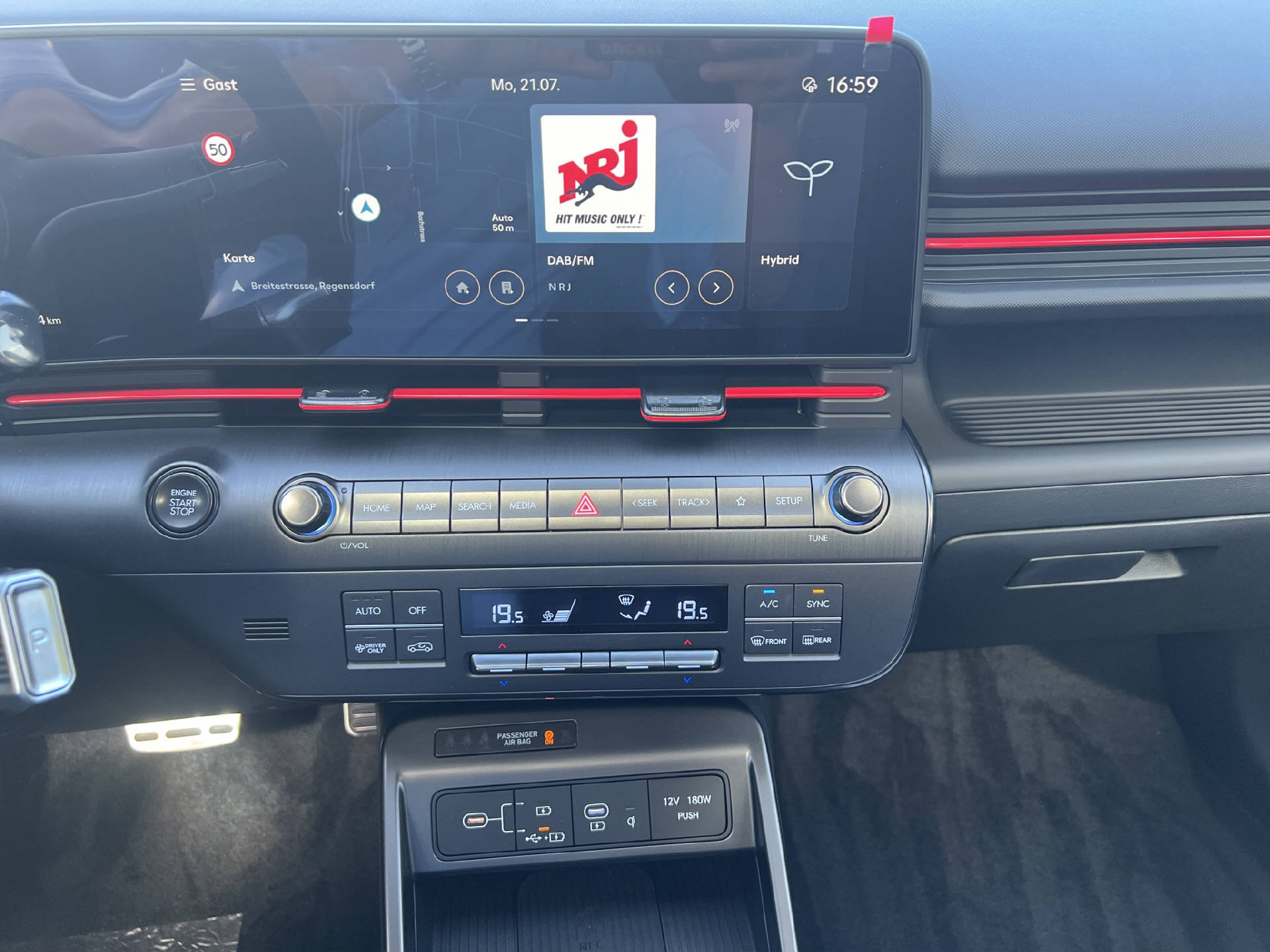 HYUNDAI Kona 1.6 GDi Hybrid N-Line-image-11