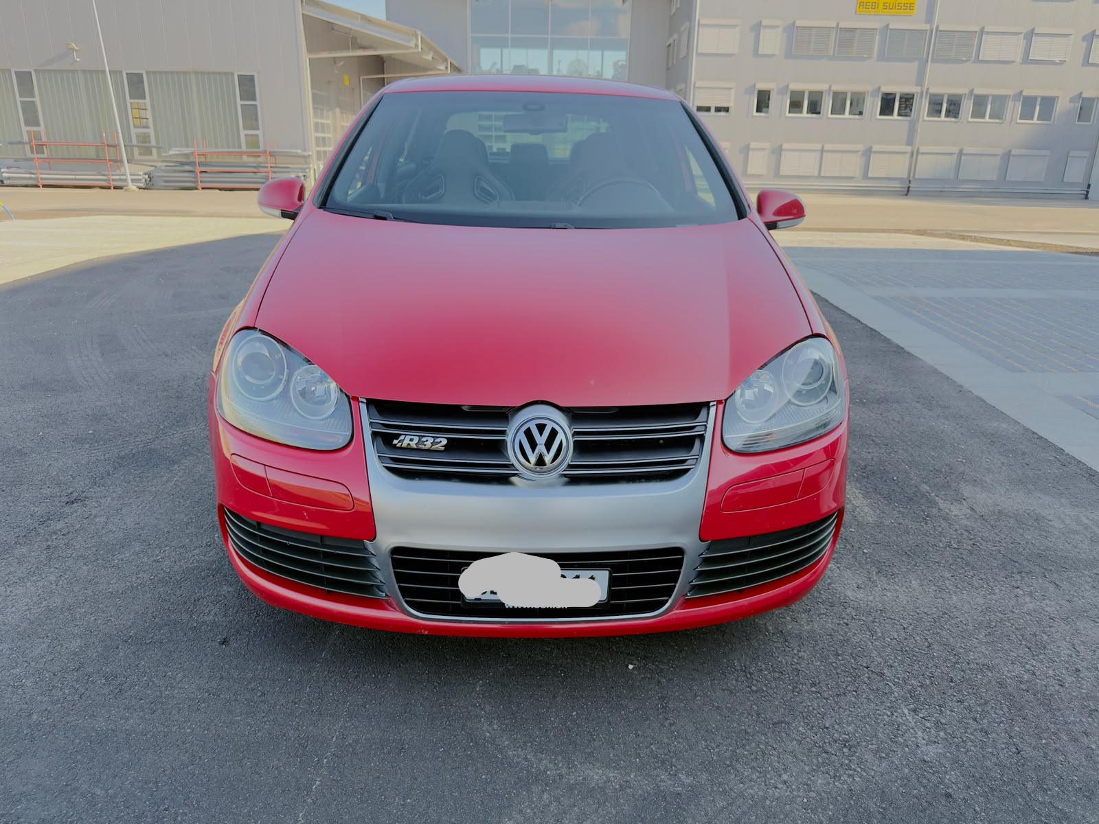 VW Golf R32 4Motion-image-5