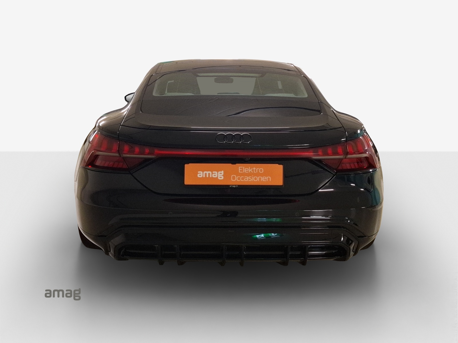 AUDI e-tron GT quattro-image-4