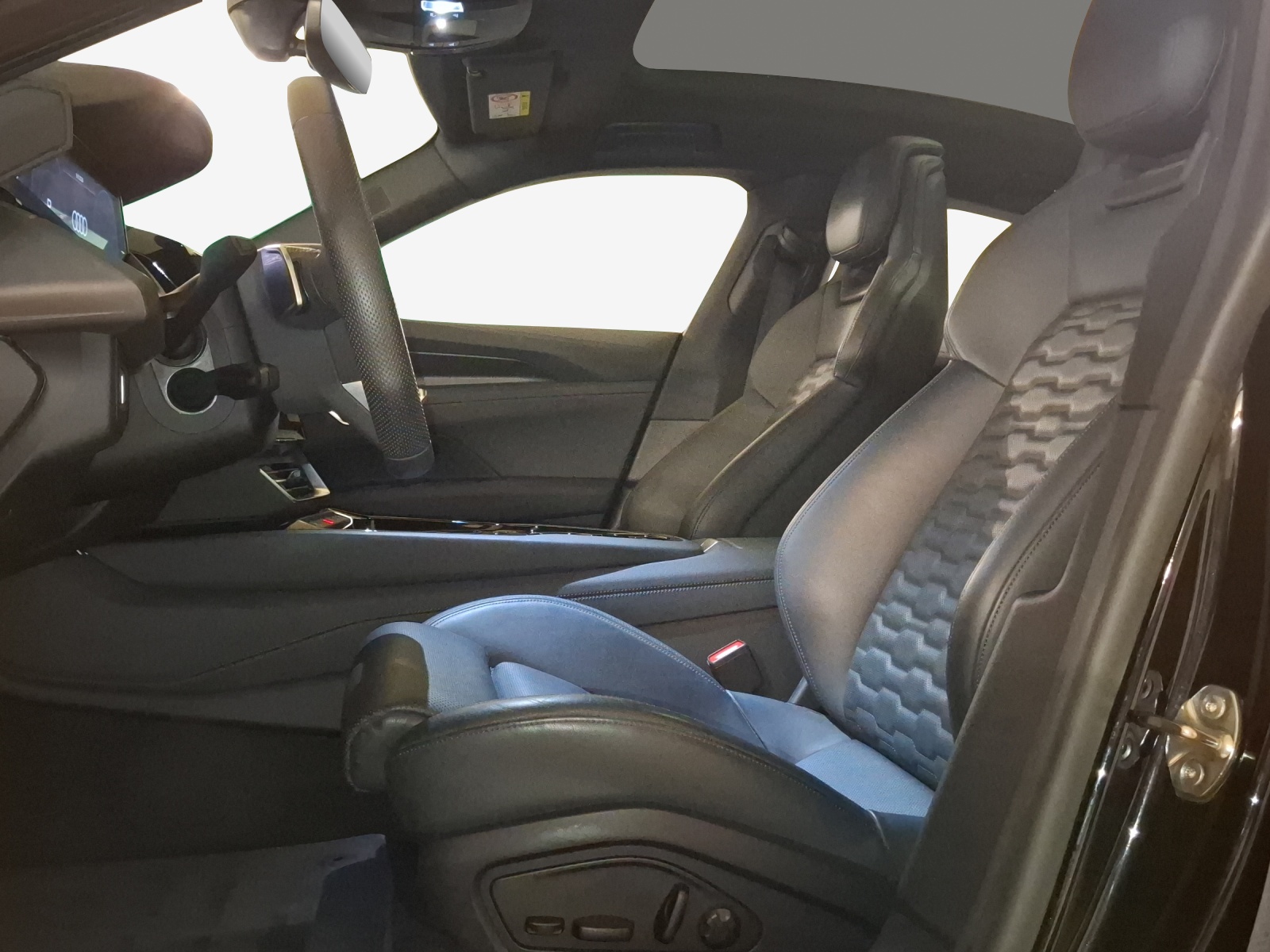 AUDI e-tron GT quattro-image-8