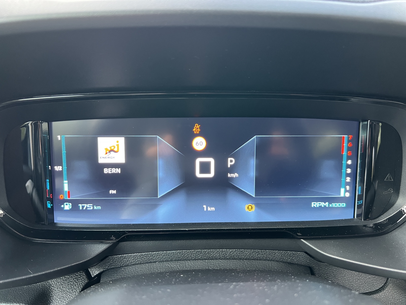 CITROEN Berlingo XL 1.5 BlueHDi 130 Tonic Automat 7 Plätze / Rückfahrkamera / CH-Herstellergarantie / Leasing Aktion 0.99% 36 Mte-image-12